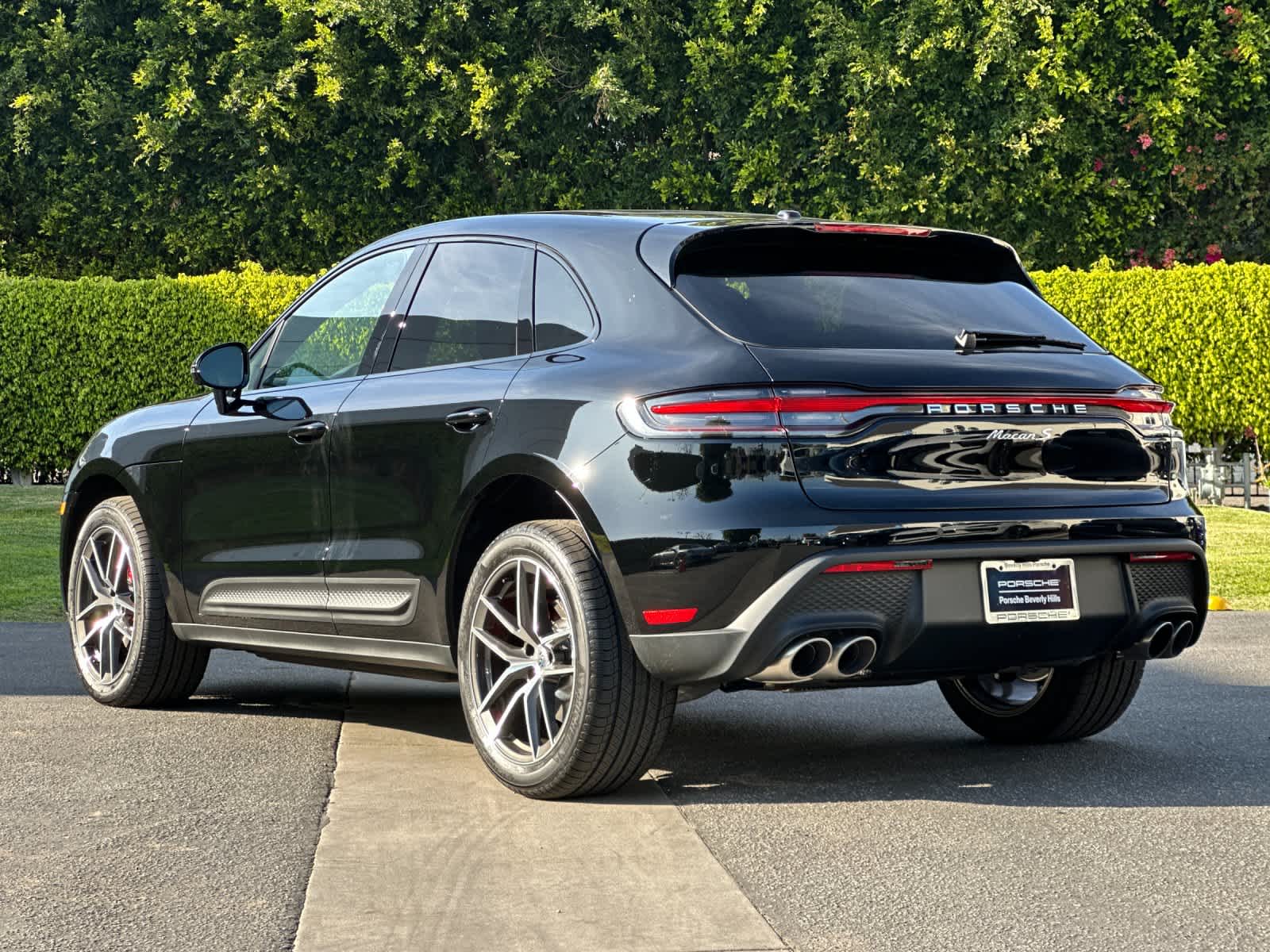 Thumbnail: 2026 Porsche Macan - 3