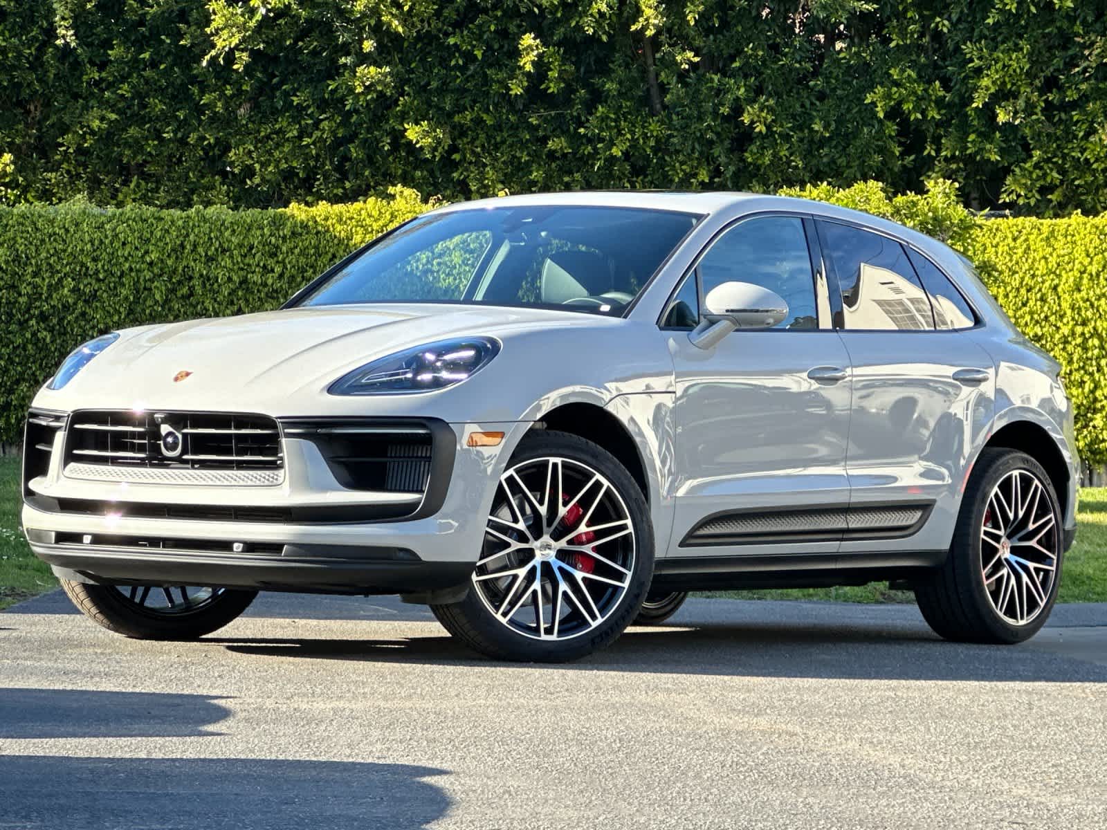Thumbnail: 2026 Porsche Macan - 1
