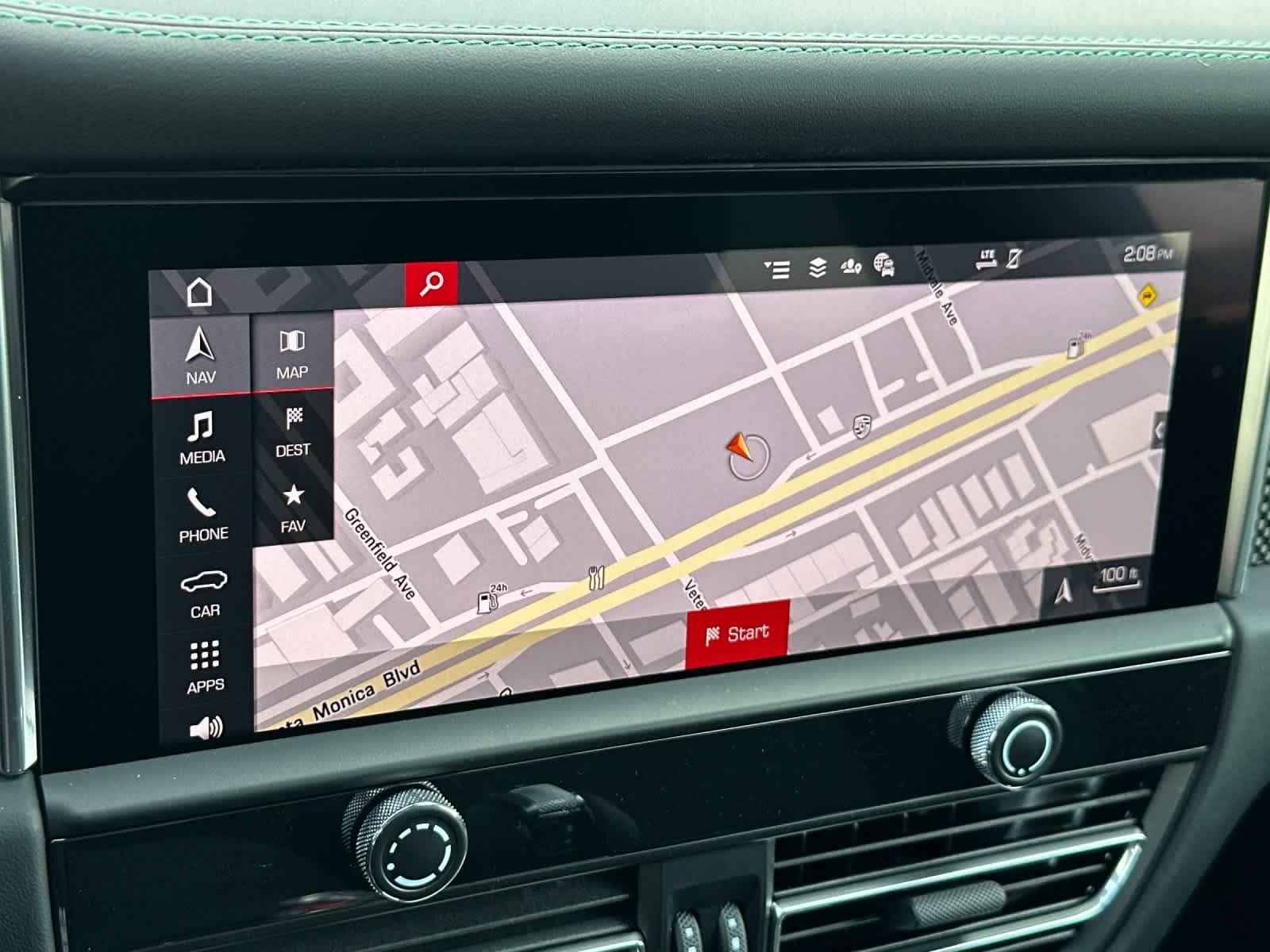 Thumbnail: 2026 Porsche Macan - 22