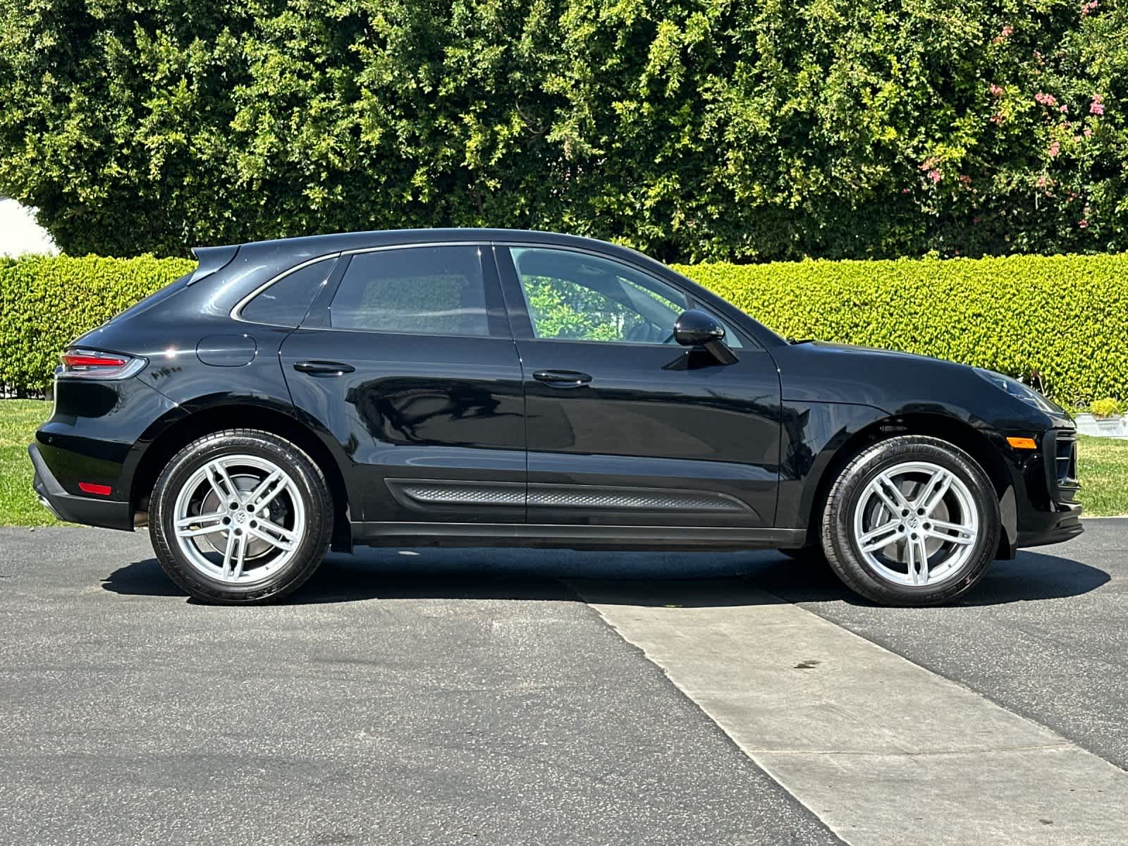 Thumbnail: 2025 Porsche Macan - 9