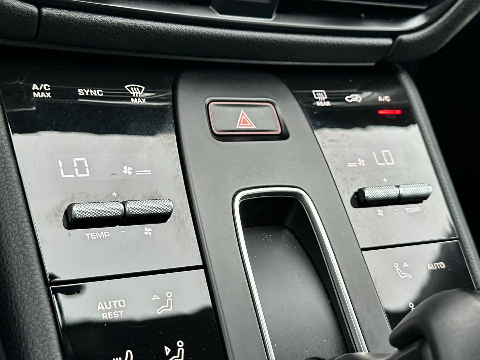 Thumbnail: 2025 Porsche Macan - 23