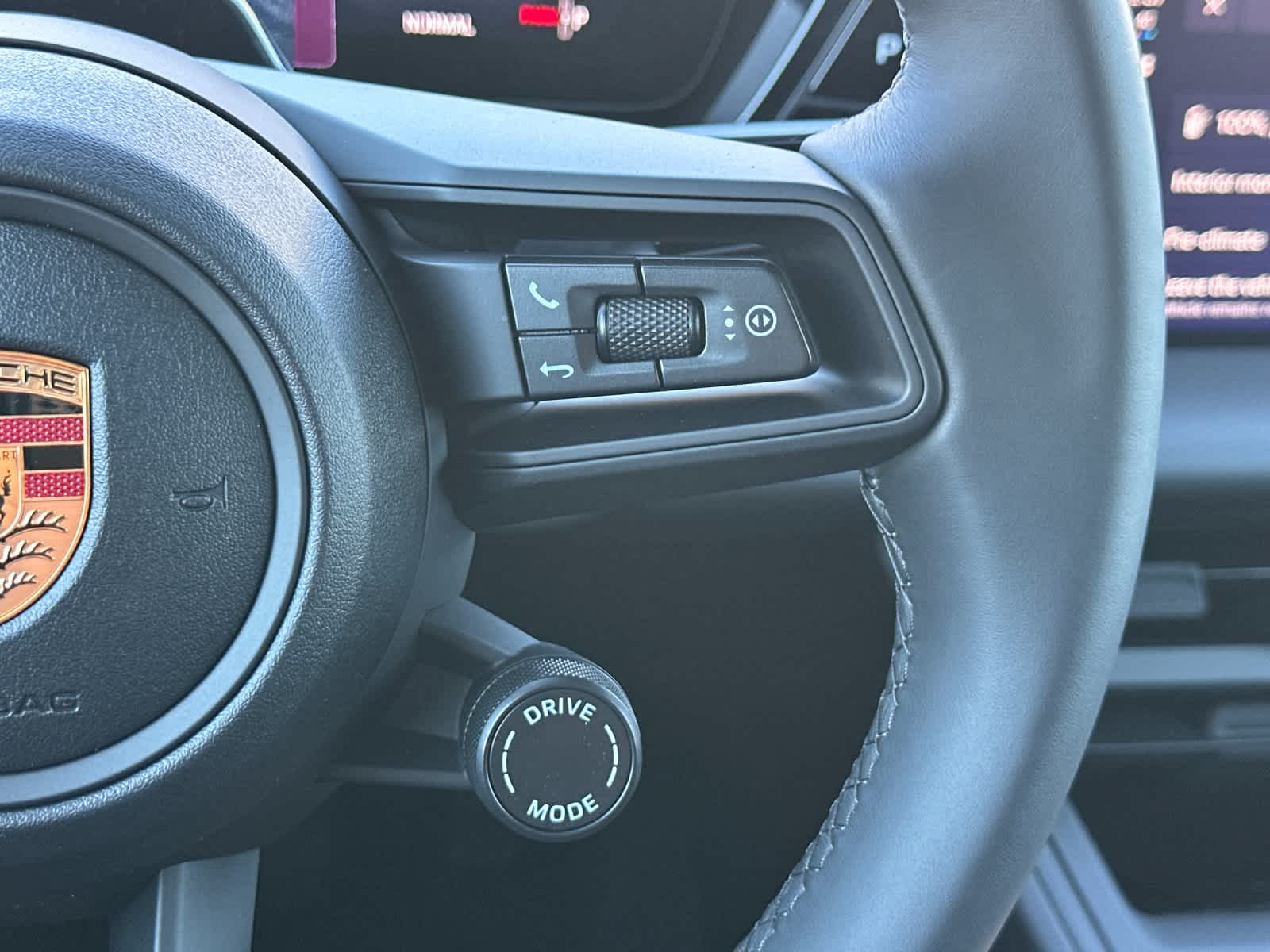 Thumbnail: 2026 Porsche Macan - 29