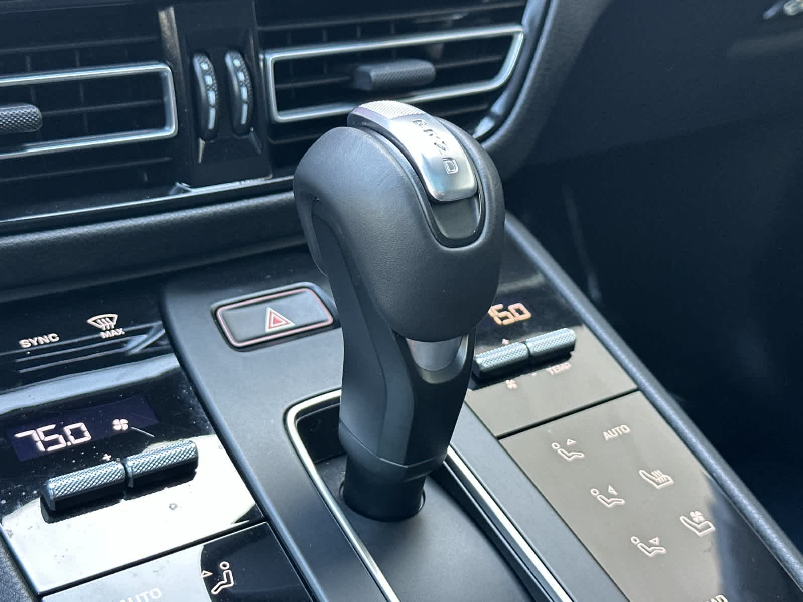 Thumbnail: 2025 Porsche Macan - 24