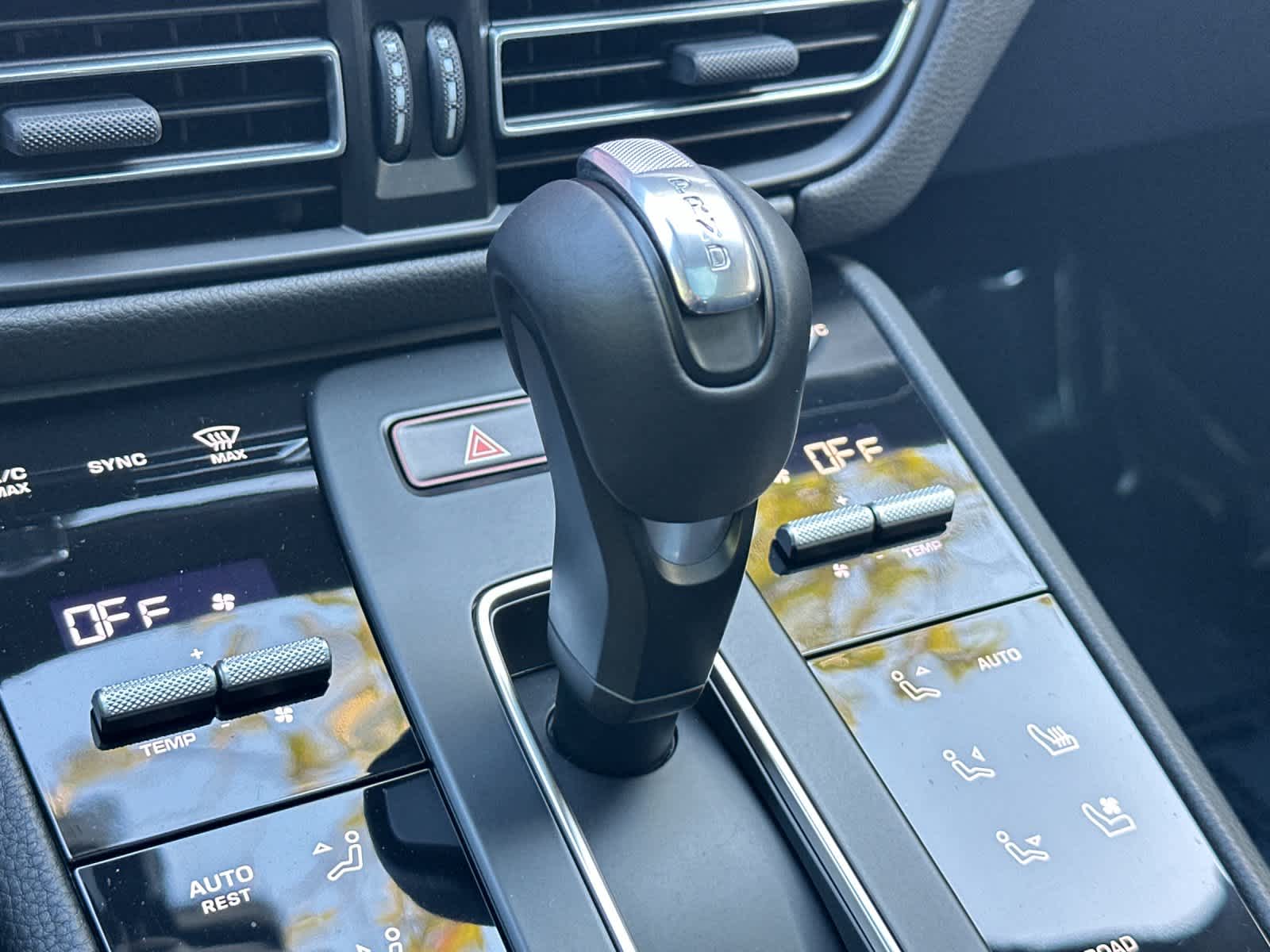 Thumbnail: 2025 Porsche Macan - 24