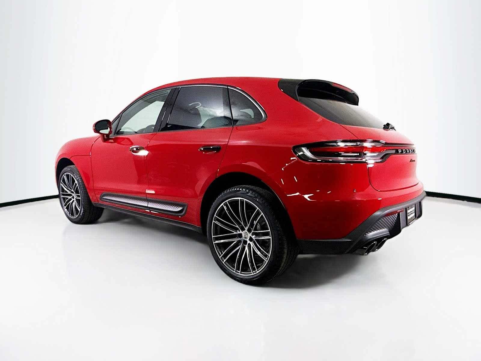 Thumbnail: 2025 Porsche Macan - 3