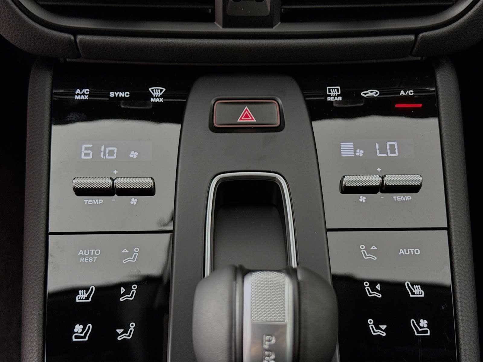 Thumbnail: 2026 Porsche Macan - 13