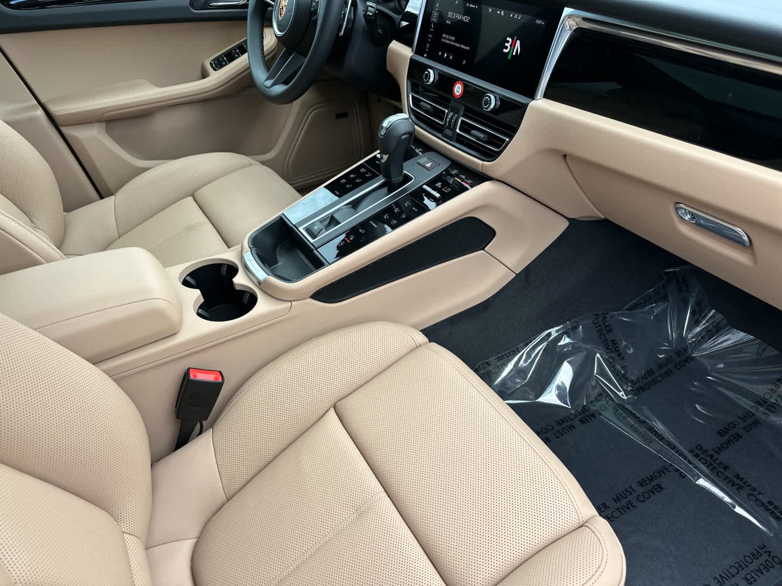 Thumbnail: 2026 Porsche Macan - 17