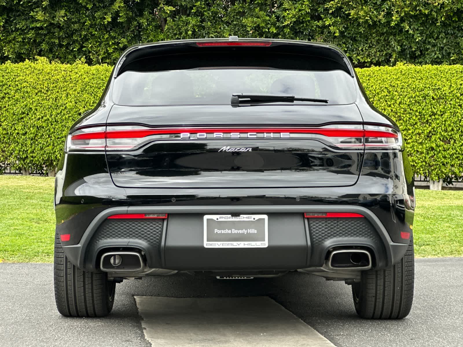 Thumbnail: 2026 Porsche Macan - 7