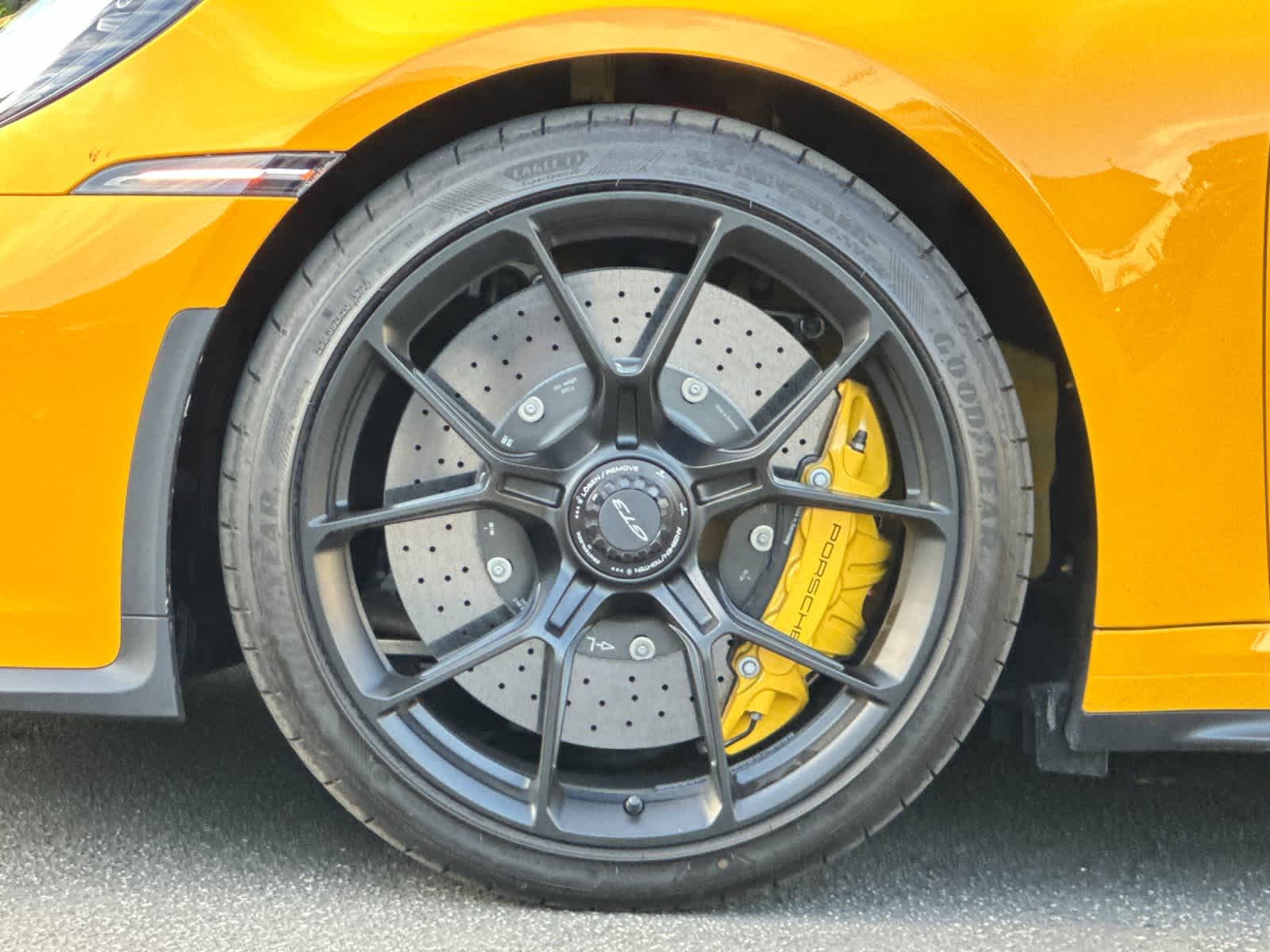 Thumbnail: 2022 Porsche 911 - 26