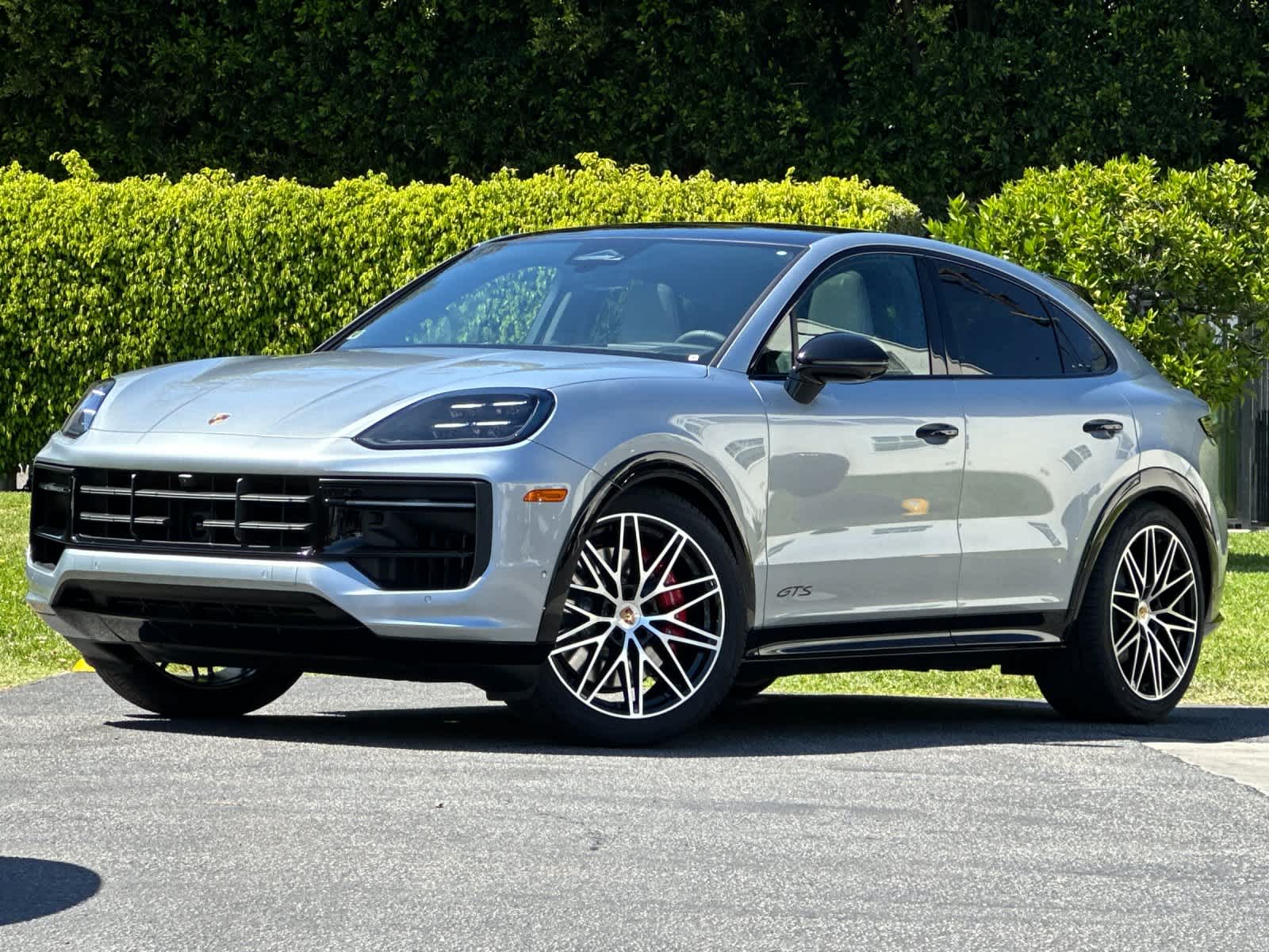 Thumbnail: 2026 Porsche Cayenne - 1