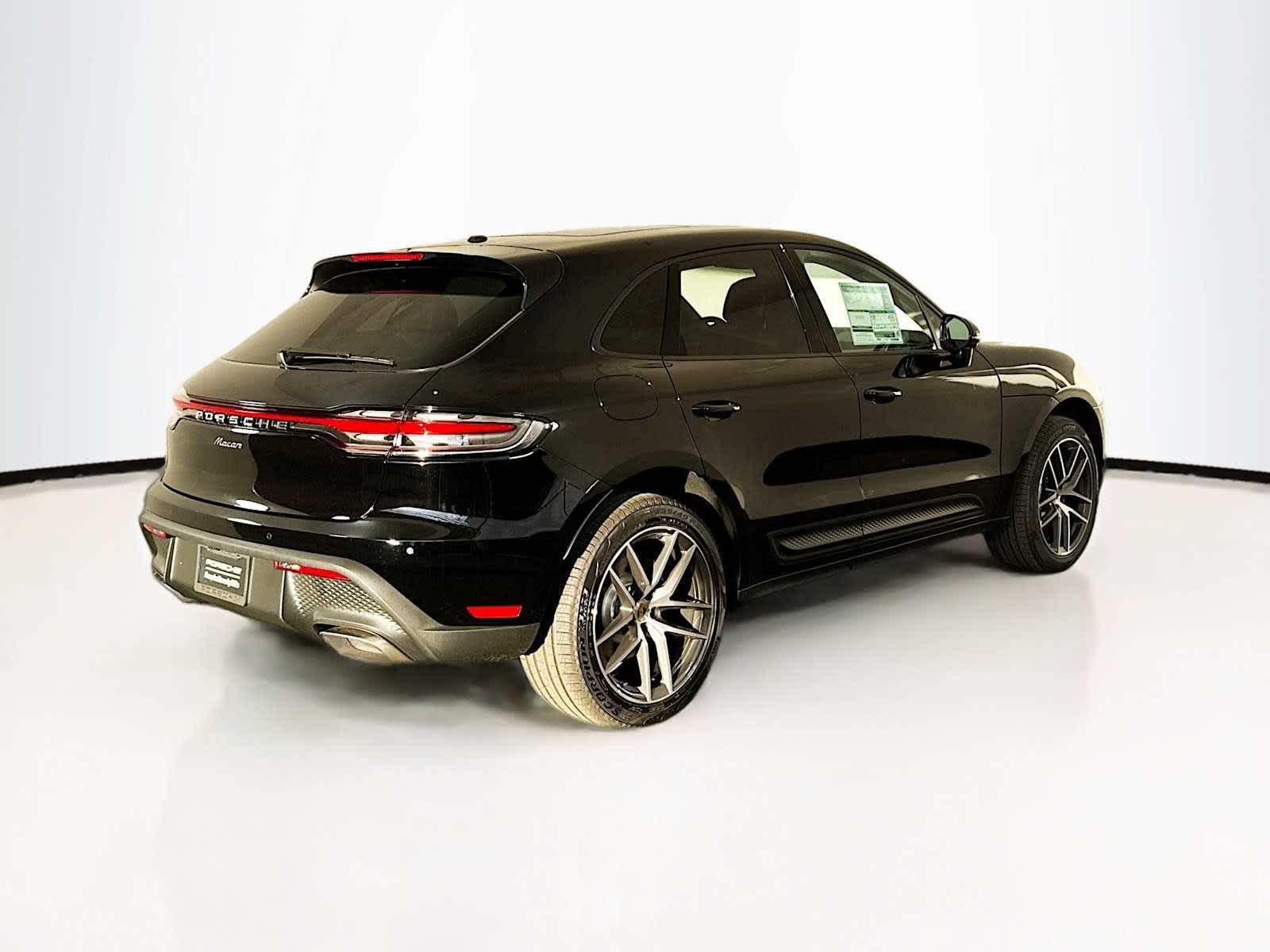 Thumbnail: 2026 Porsche Macan - 9