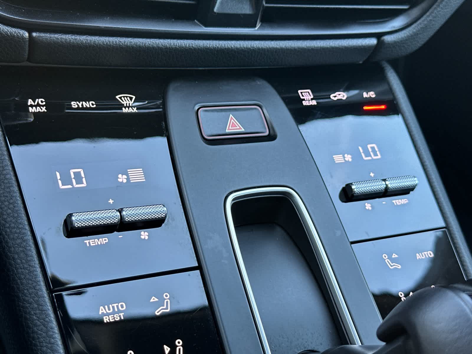 Thumbnail: 2025 Porsche Macan - 23