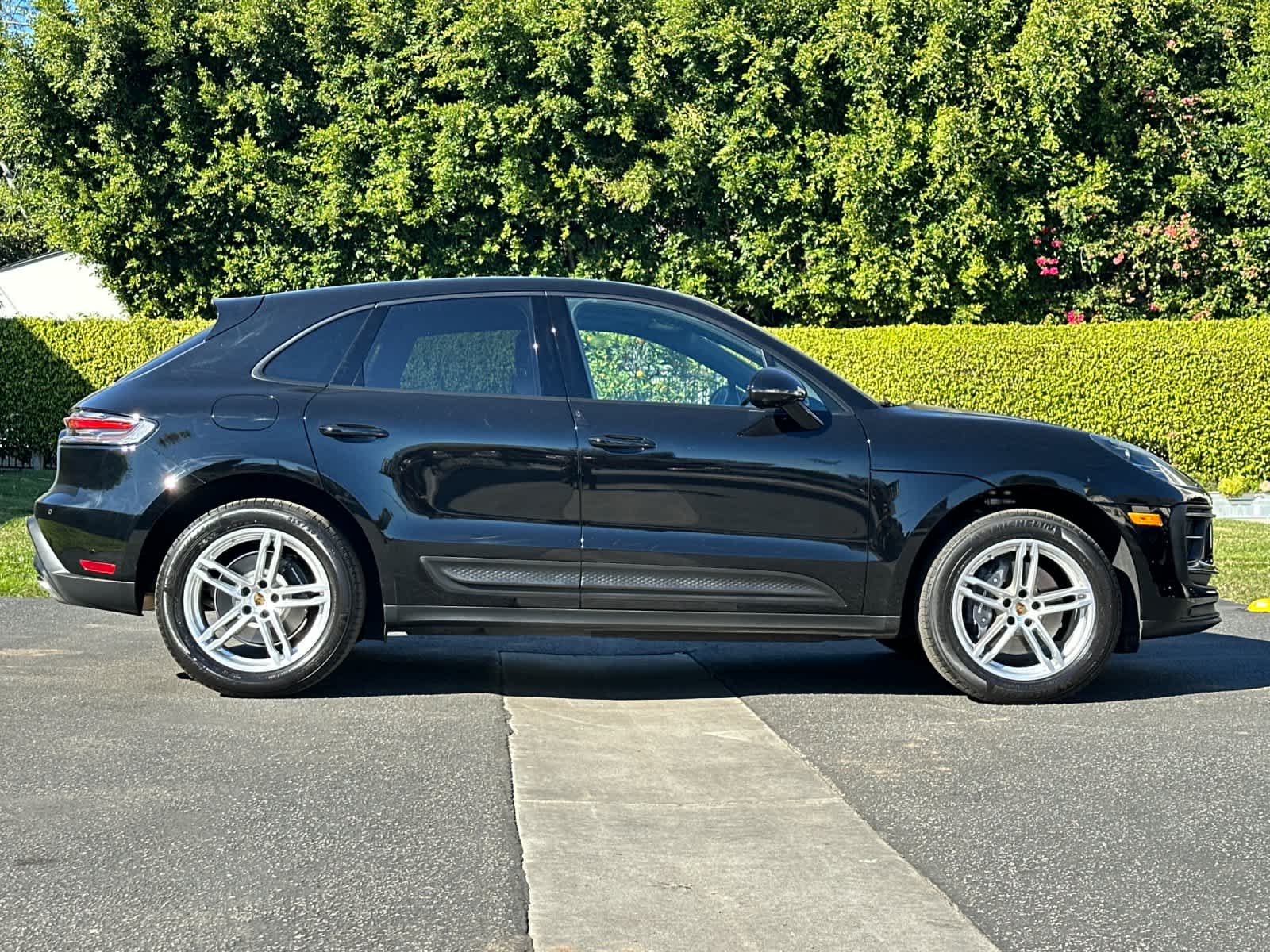 Thumbnail: 2025 Porsche Macan - 9