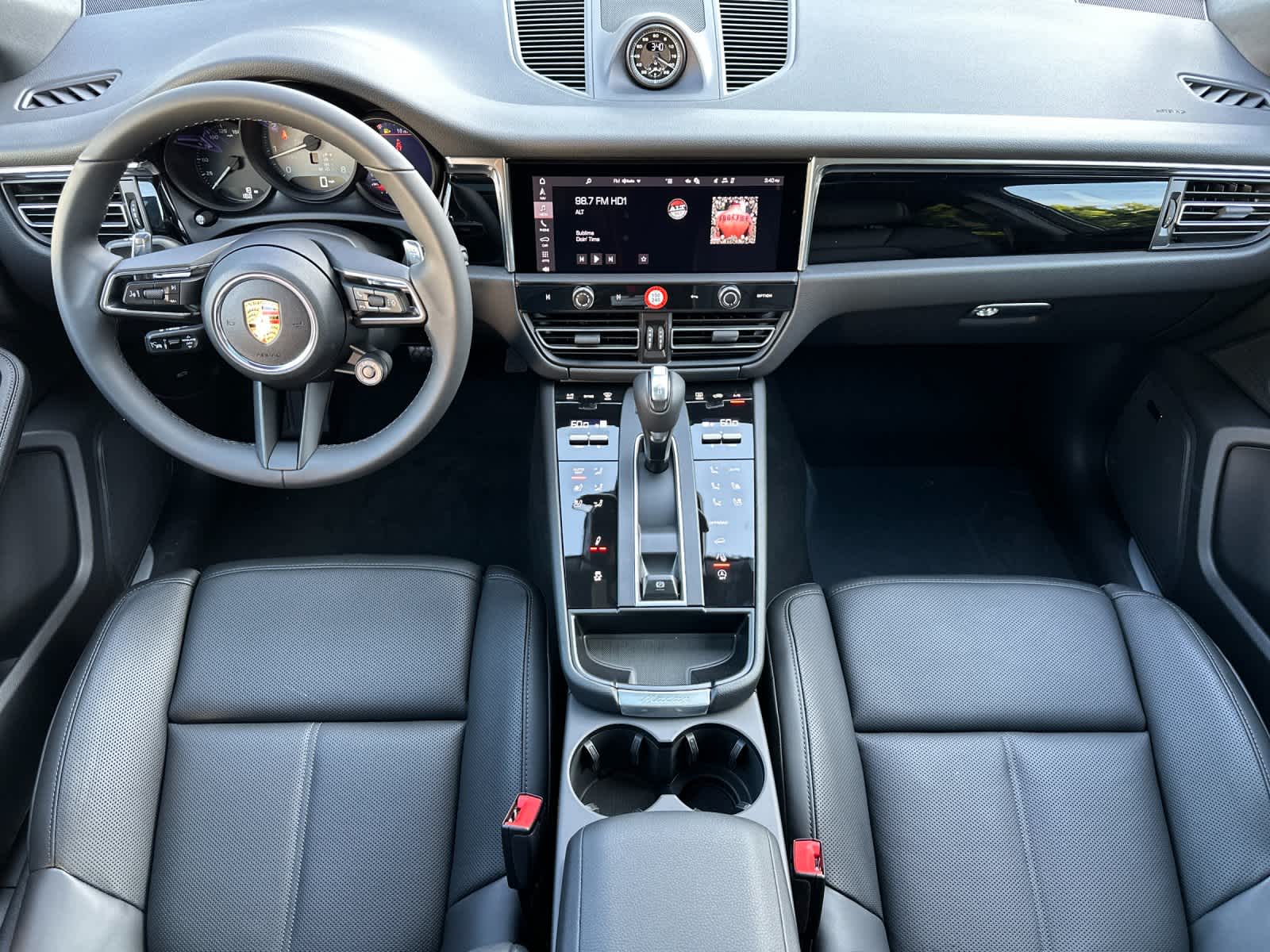 Thumbnail: 2026 Porsche Macan - 6