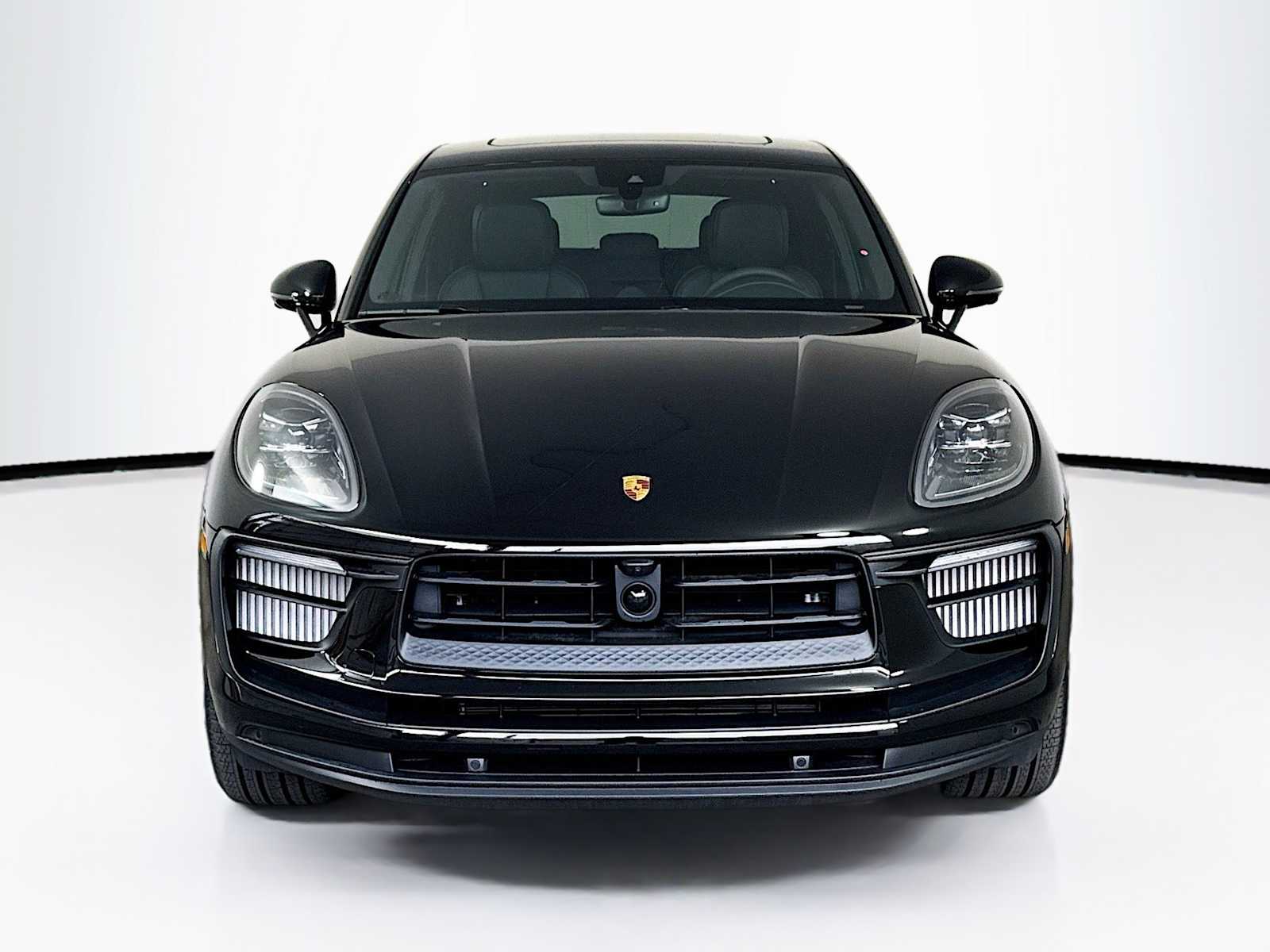 Thumbnail: 2025 Porsche Macan - 6