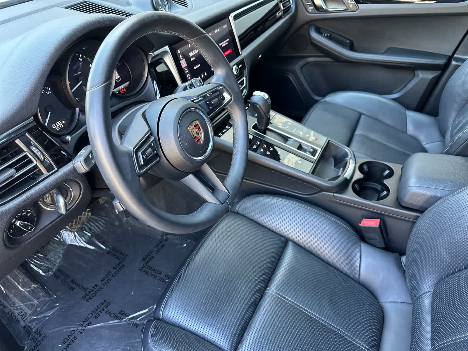 Thumbnail: 2025 Porsche Macan - 4