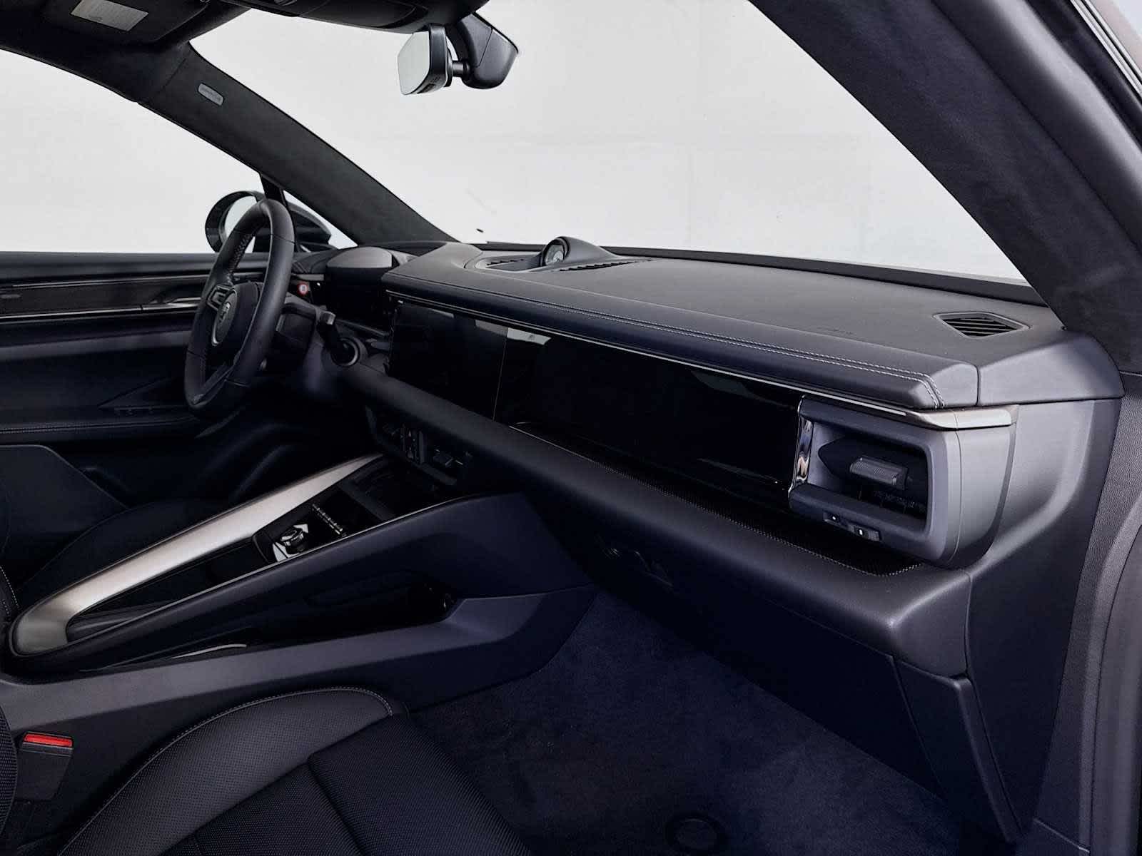 Thumbnail: 2025 Porsche Macan - 22