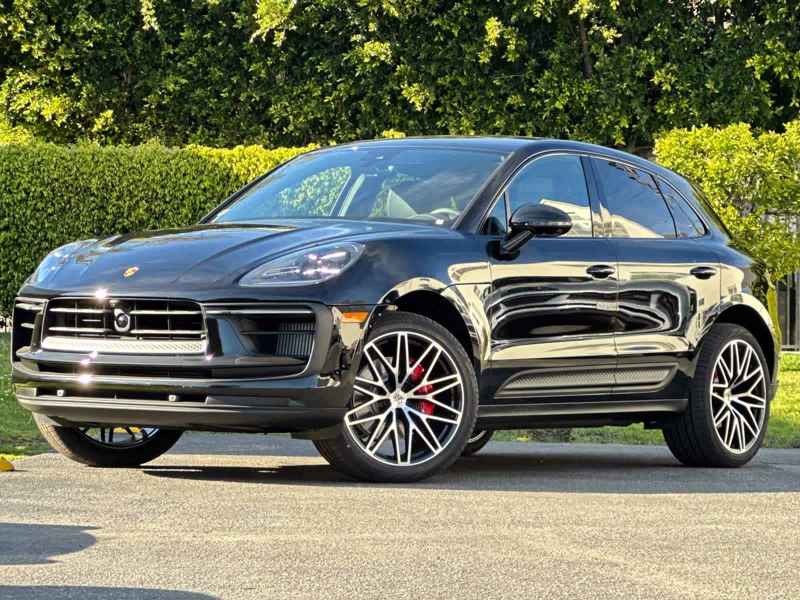 Thumbnail: 2026 Porsche Macan - 1