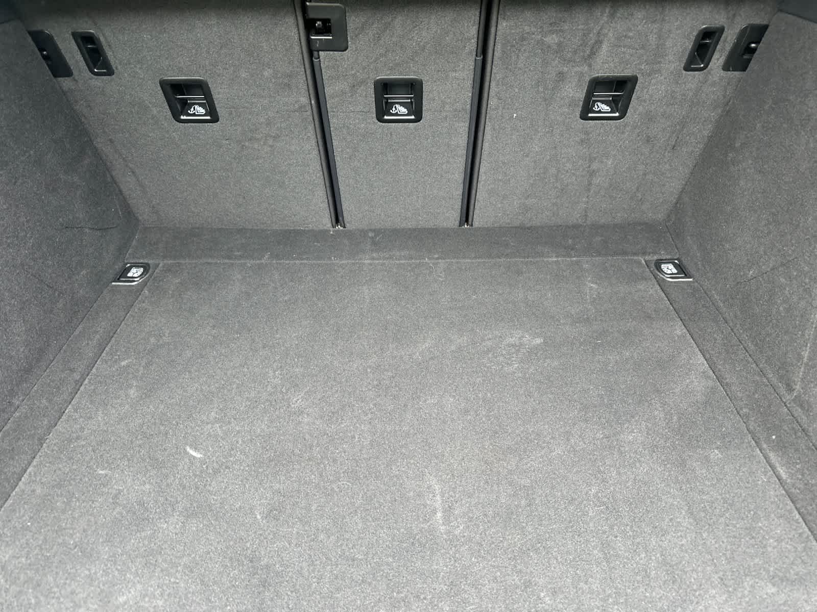 Thumbnail: 2025 Porsche Macan - 16