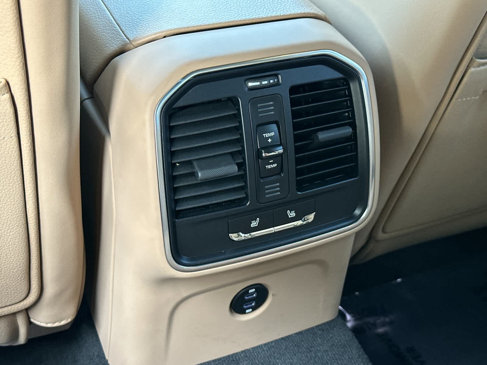 Thumbnail: 2025 Porsche Macan - 14