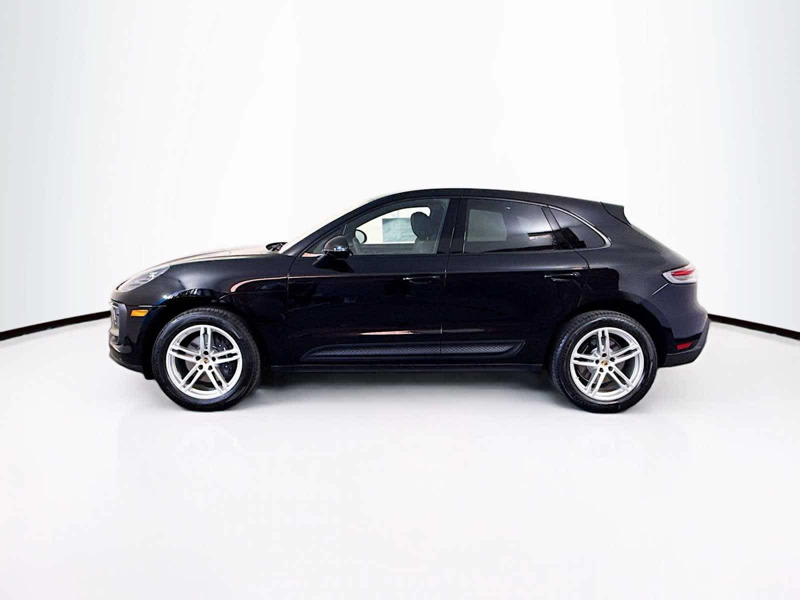 Thumbnail: 2026 Porsche Macan - 2