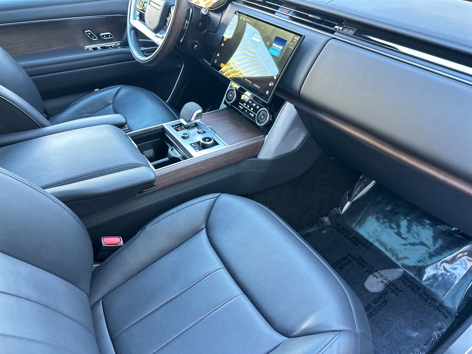 Thumbnail: 2023 Land Rover Range Rover - 17