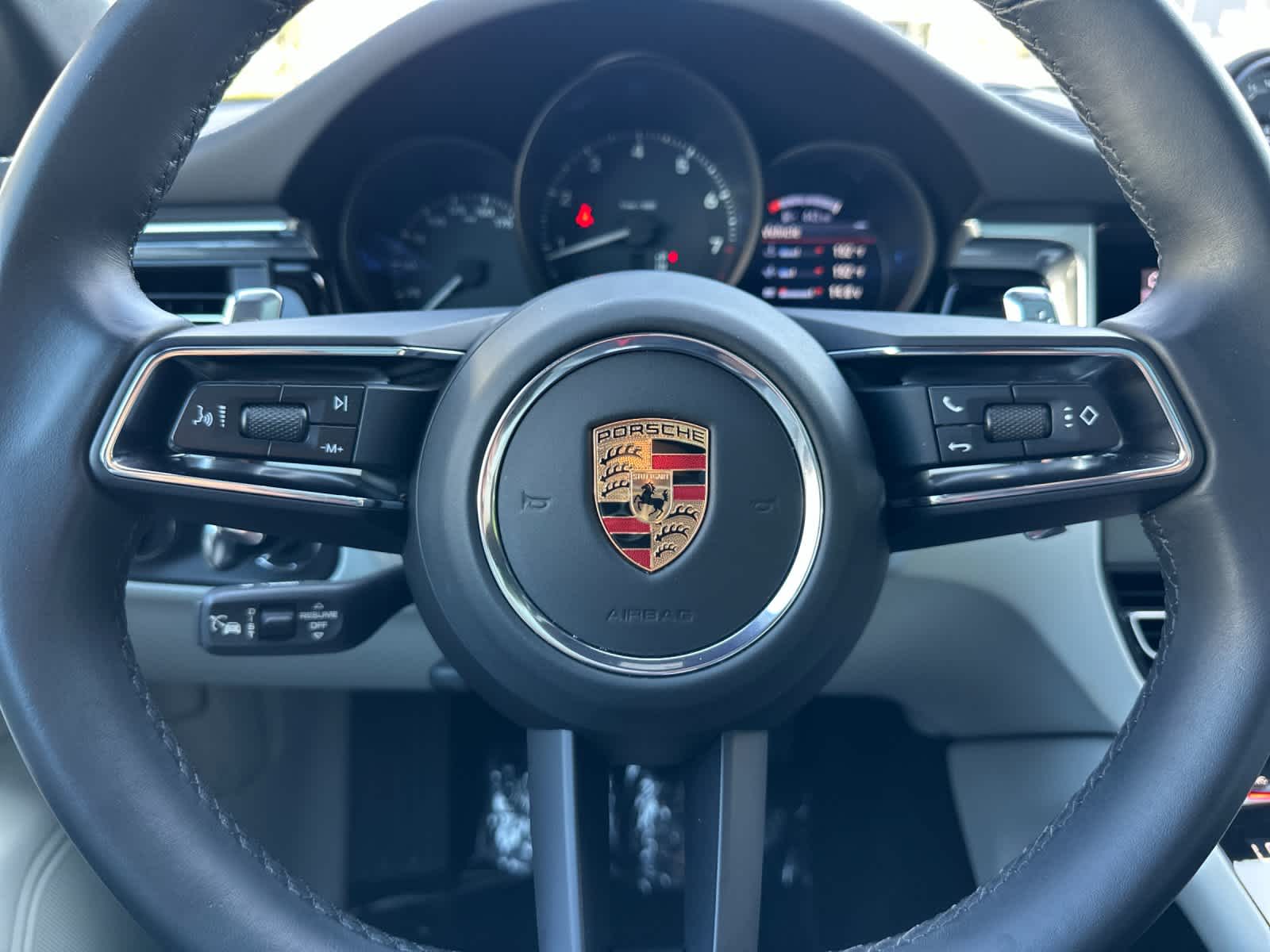 Thumbnail: 2025 Porsche Macan - 25