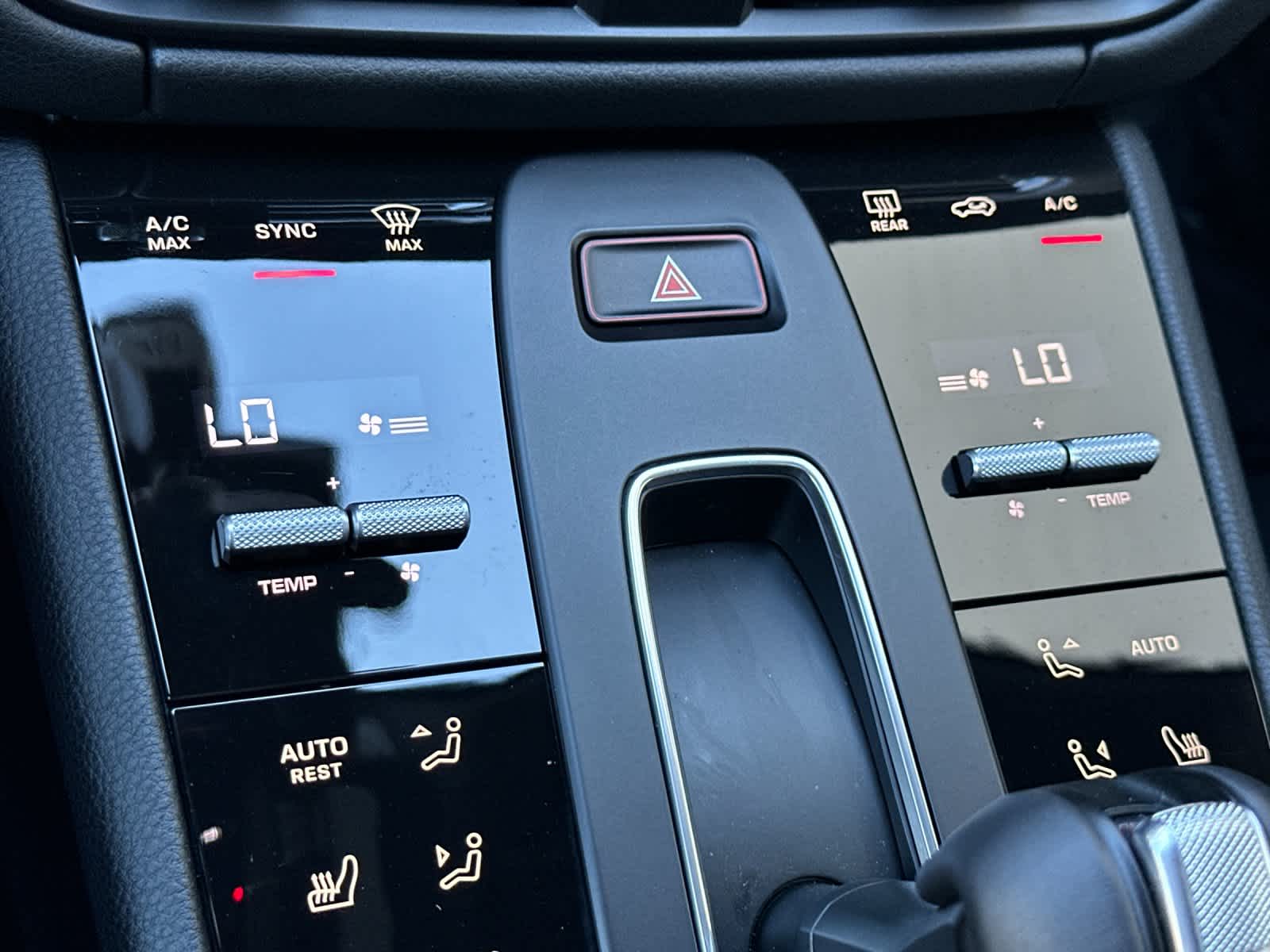 Thumbnail: 2025 Porsche Macan - 24