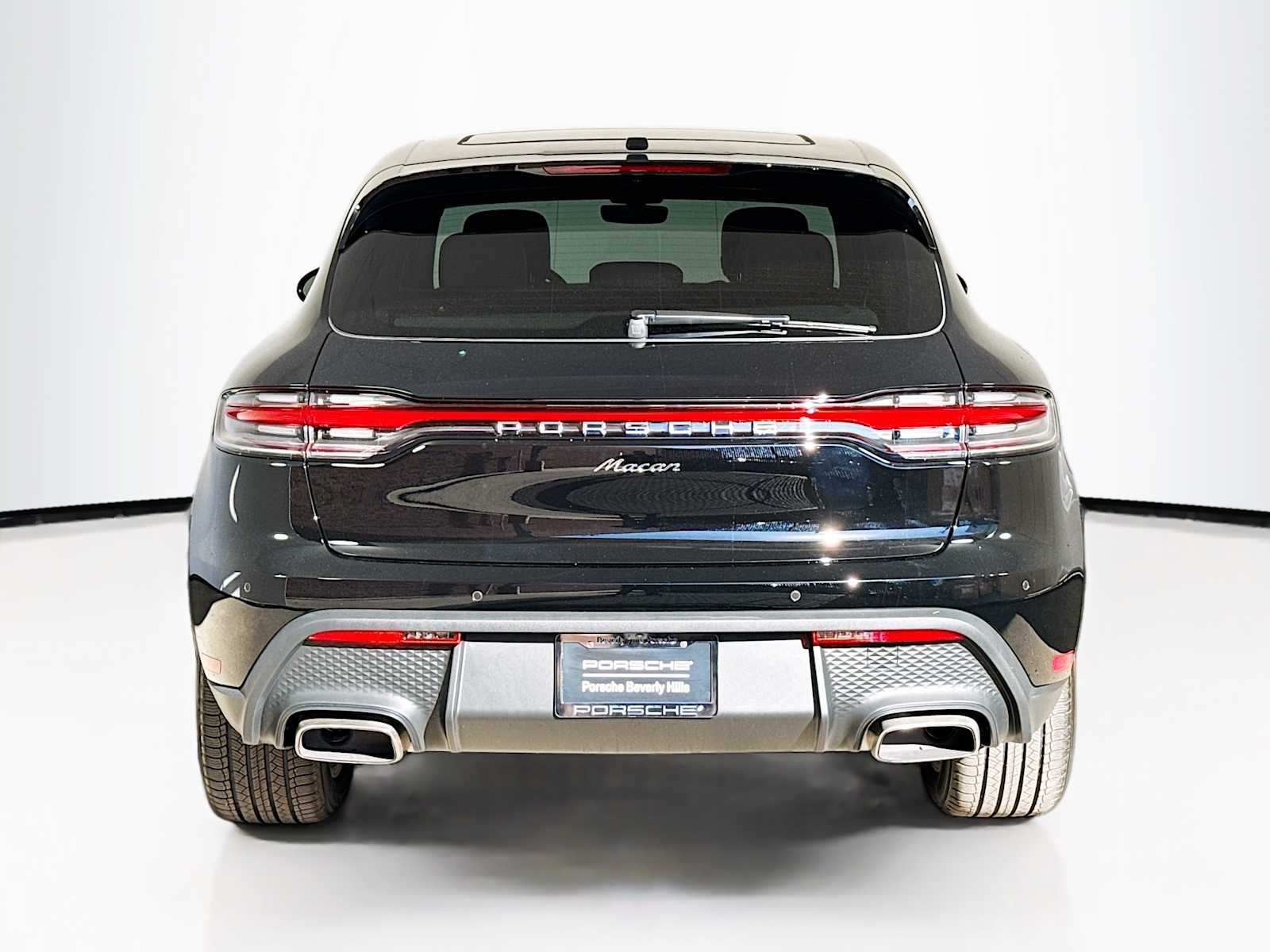 Thumbnail: 2026 Porsche Macan - 10