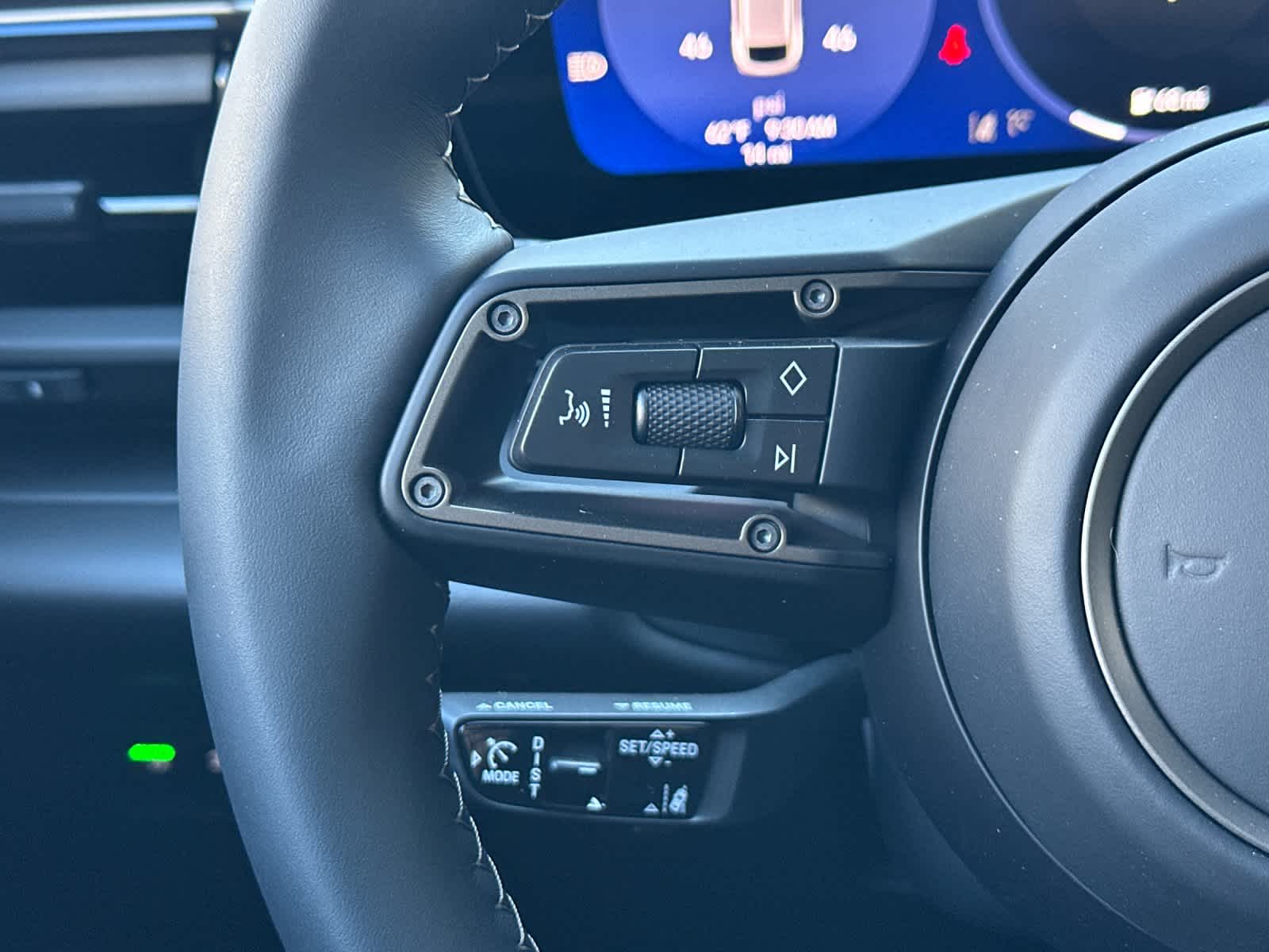 Thumbnail: 2025 Porsche Macan - 28