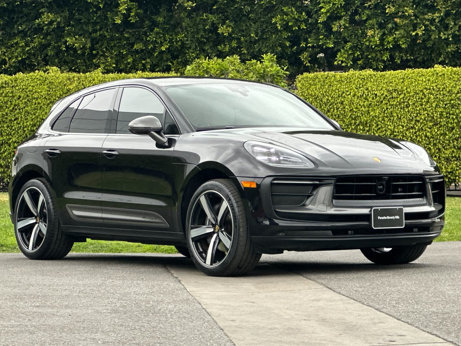 Thumbnail: 2023 Porsche Macan - 10