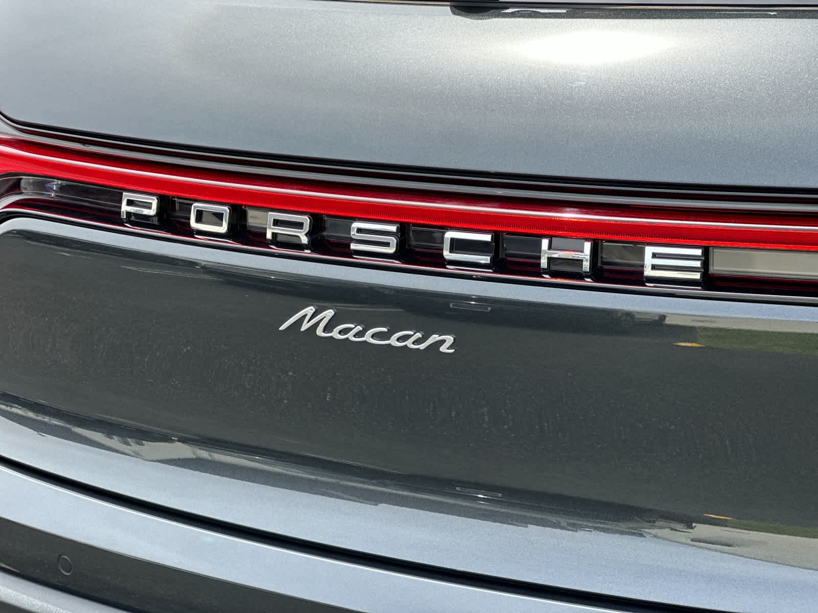 Thumbnail: 2025 Porsche Macan - 30