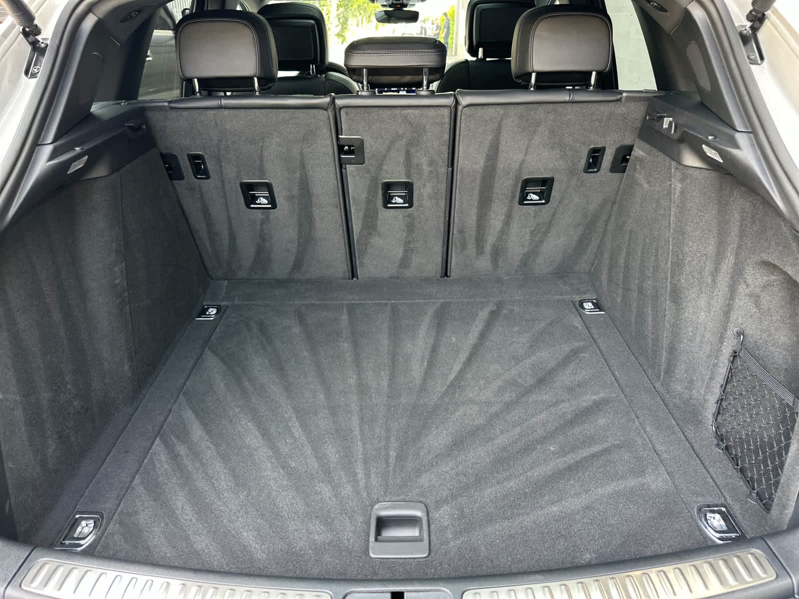 Thumbnail: 2025 Porsche Macan - 16