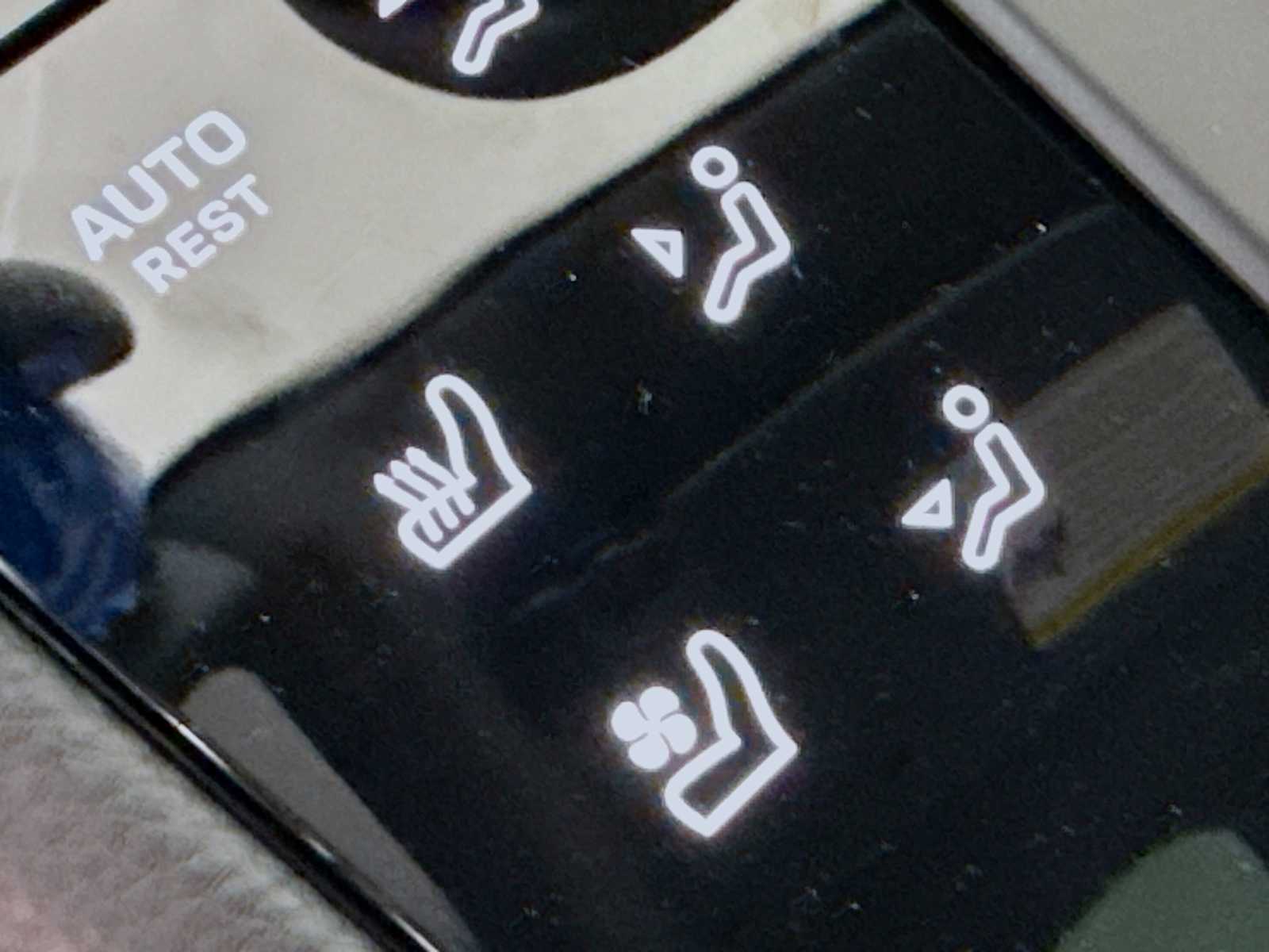 Thumbnail: 2026 Porsche Macan - 16