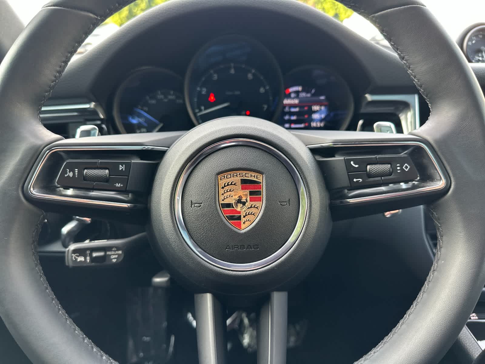 Thumbnail: 2025 Porsche Macan - 25