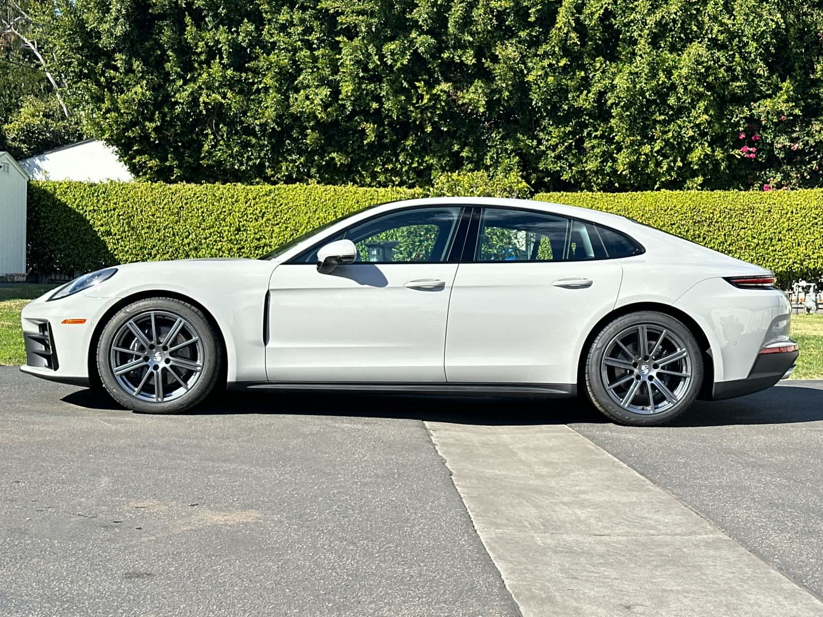 Thumbnail: 2026 Porsche Panamera - 2