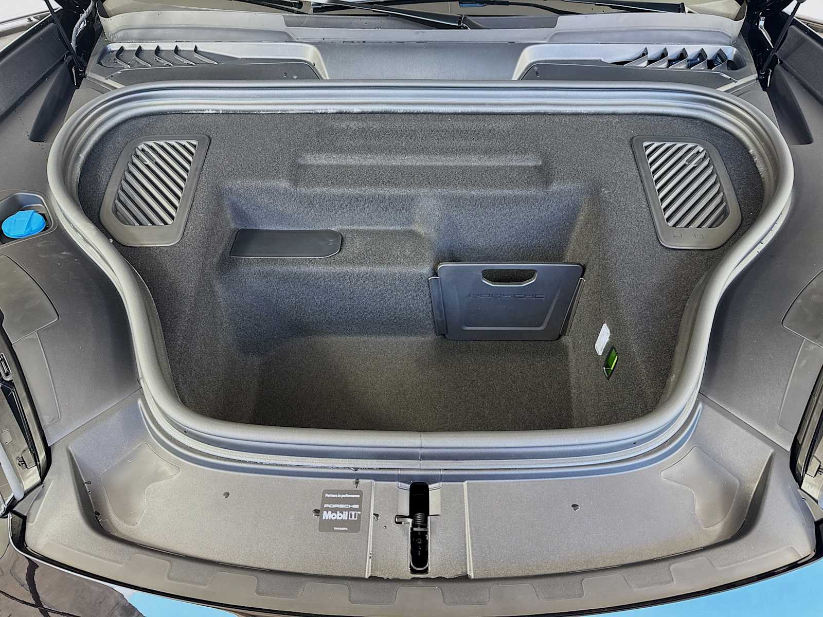 Thumbnail: 2025 Porsche Macan - 17