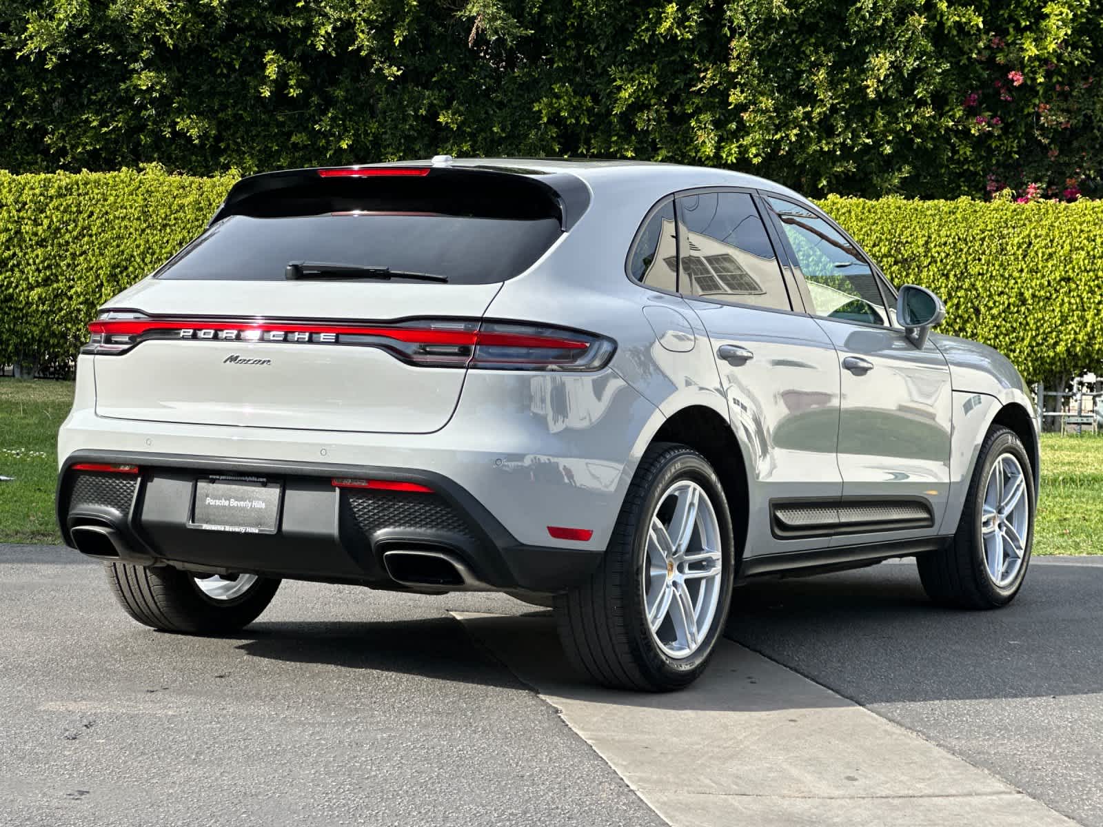 Thumbnail: 2025 Porsche Macan - 8