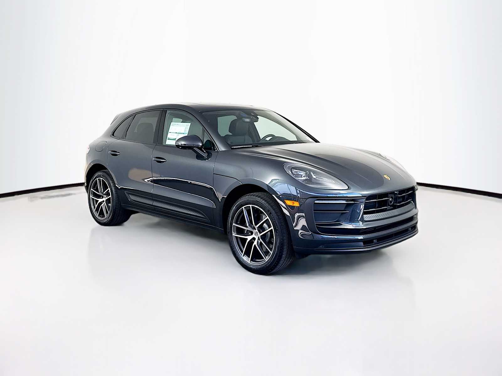 Thumbnail: 2026 Porsche Macan - 7