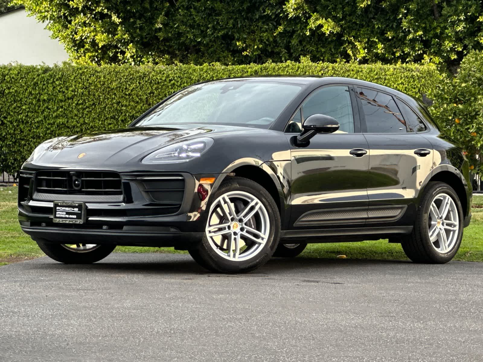 Thumbnail: 2025 Porsche Macan - 1