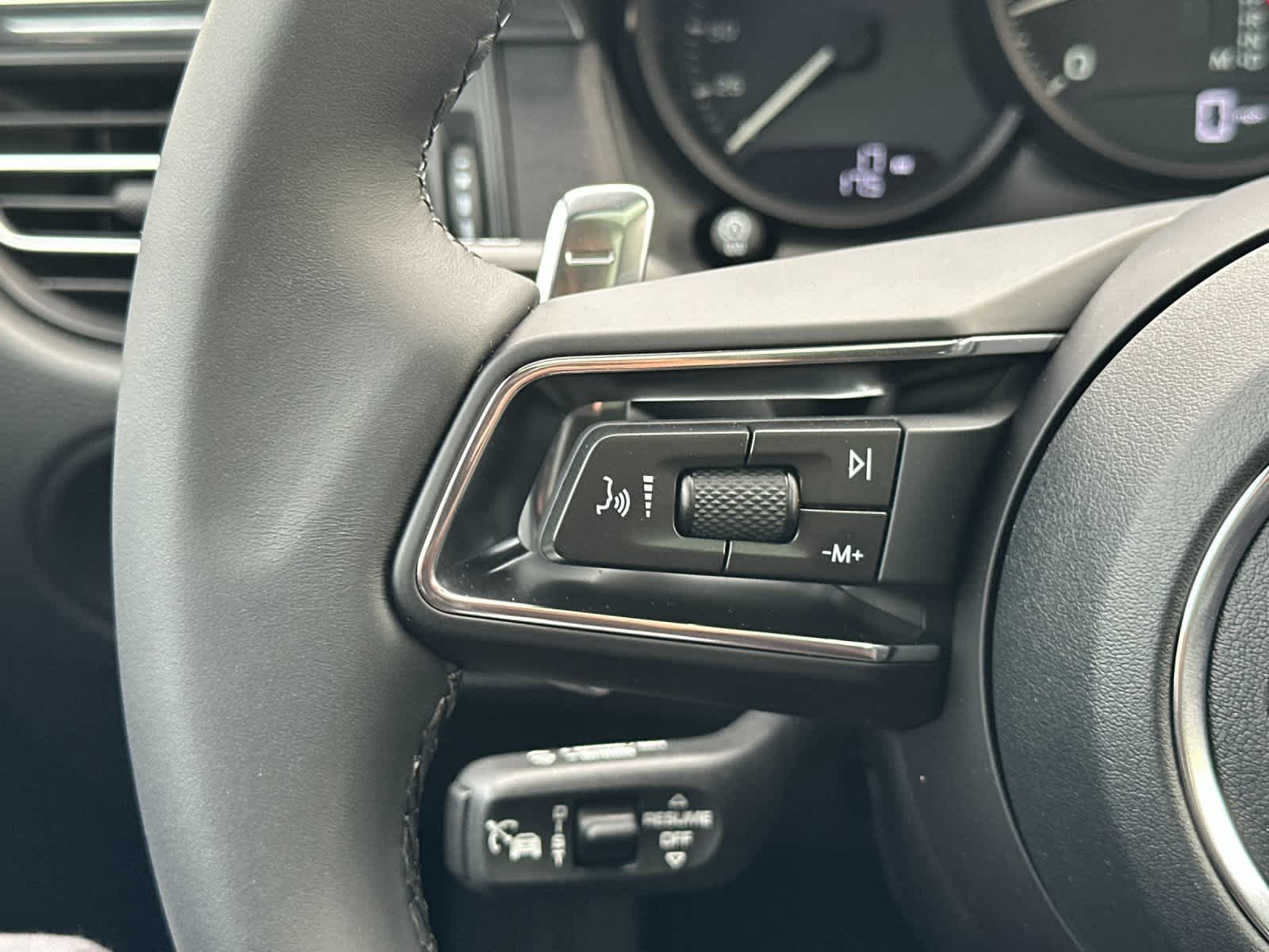 Thumbnail: 2026 Porsche Macan - 28