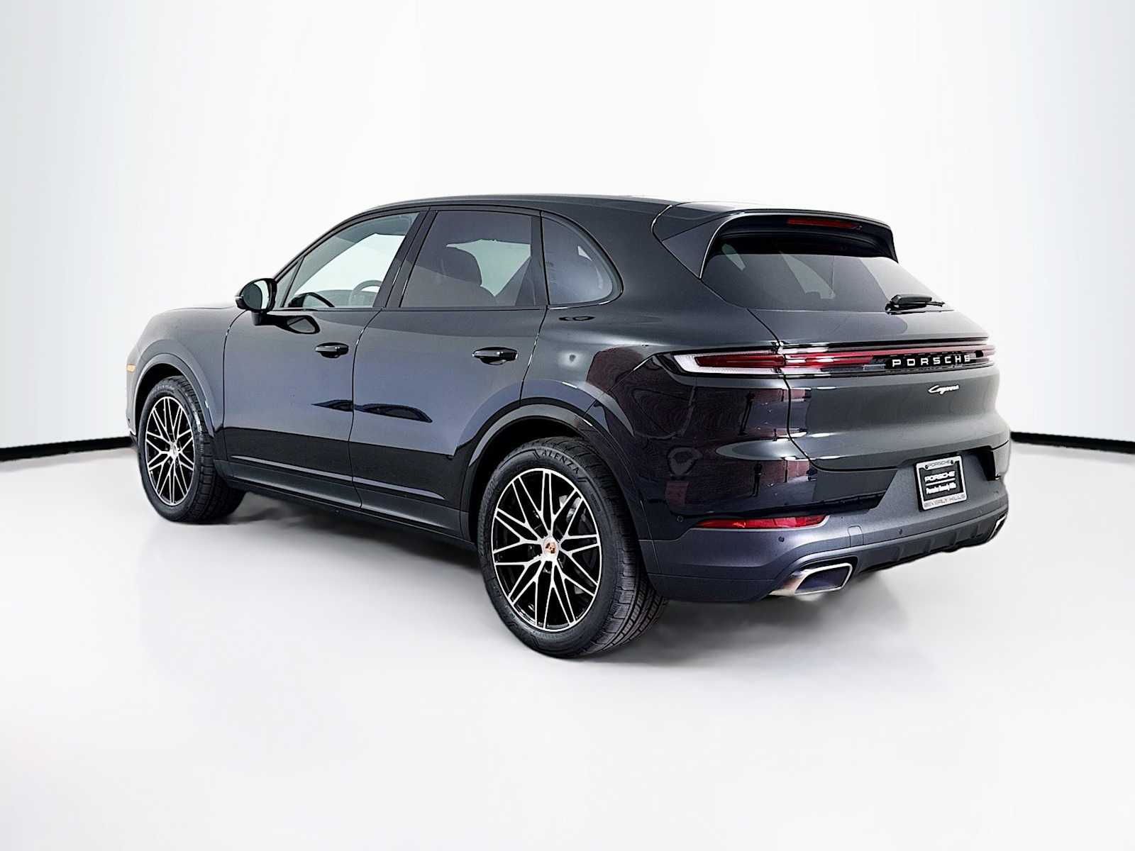 Thumbnail: 2026 Porsche Cayenne - 3