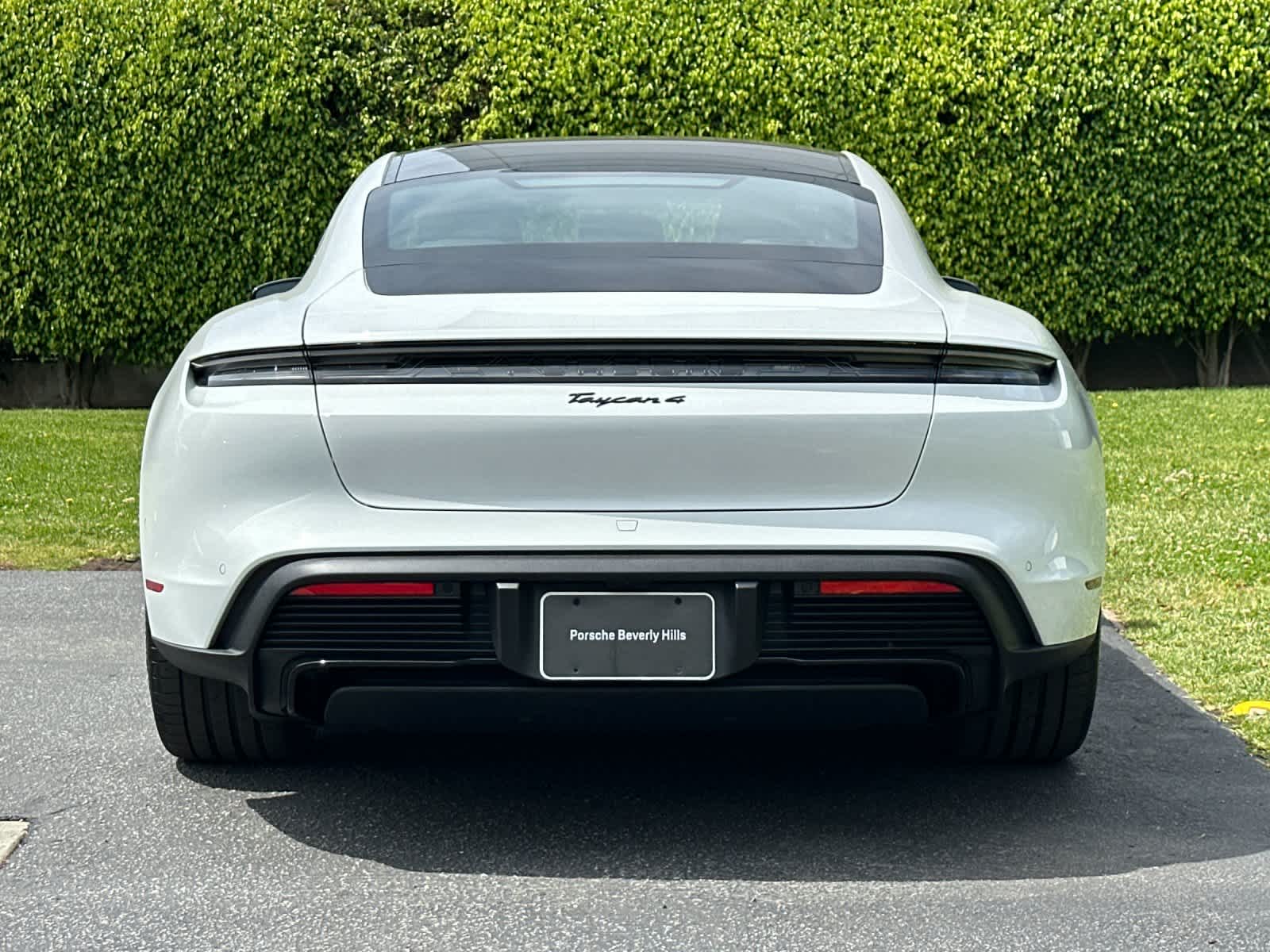 Thumbnail: 2026 Porsche Taycan - 7
