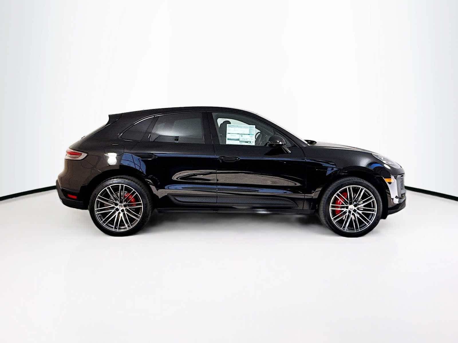 Thumbnail: 2026 Porsche Macan - 8