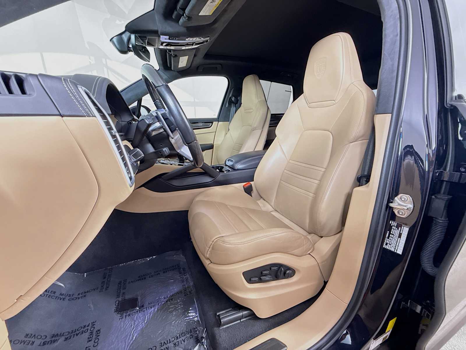 Thumbnail: 2022 Porsche Cayenne - 5