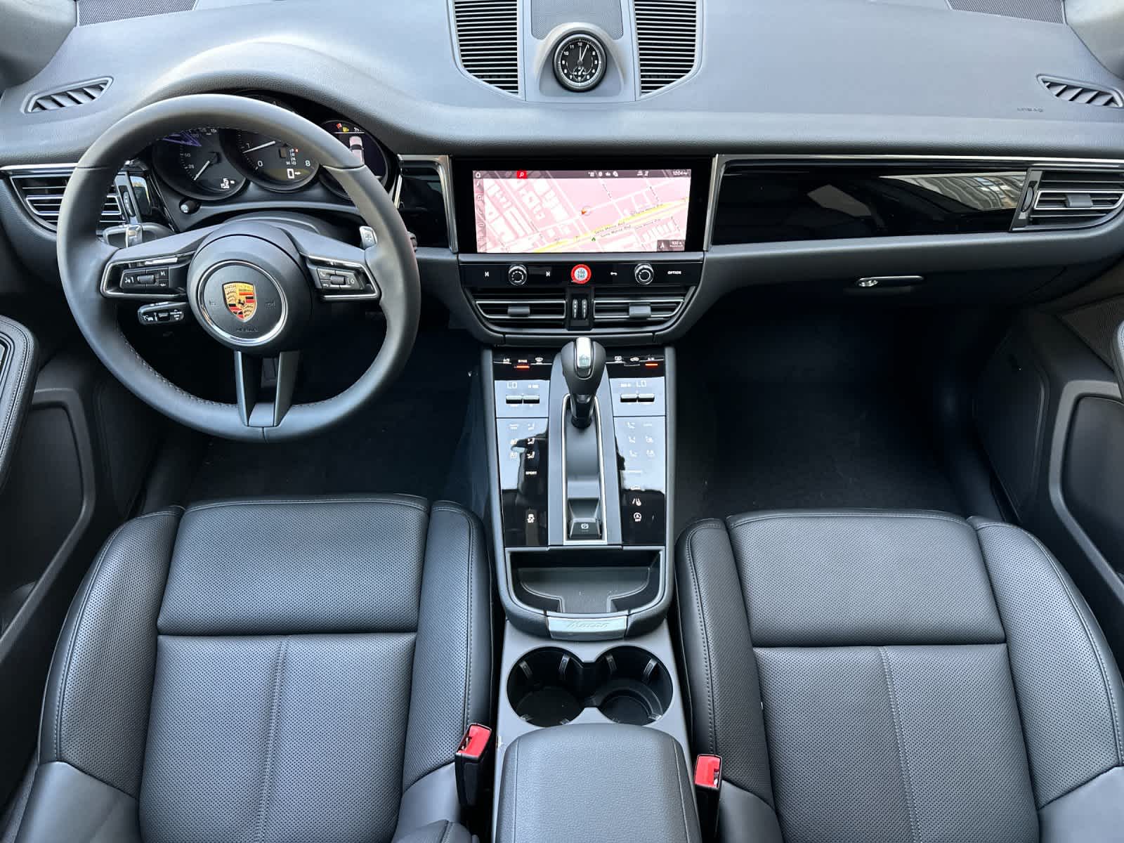 Thumbnail: 2026 Porsche Macan - 6