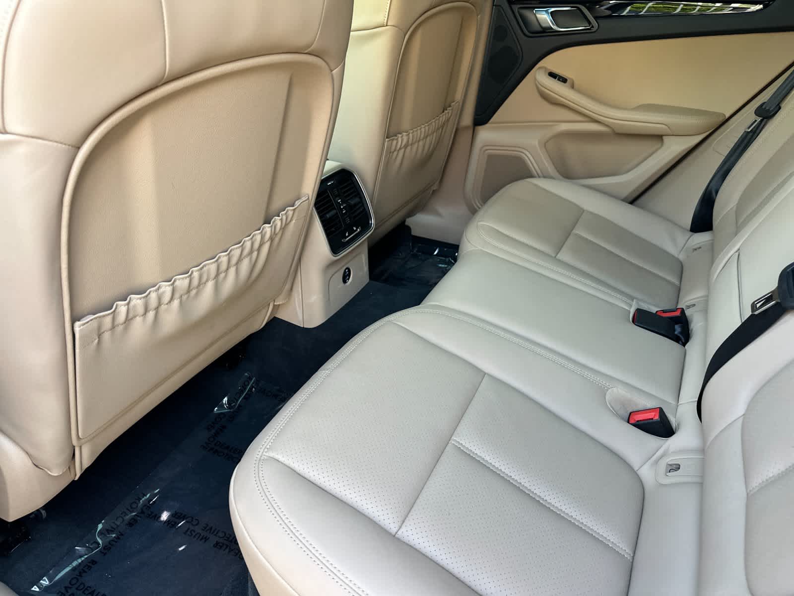 Thumbnail: 2025 Porsche Macan - 13