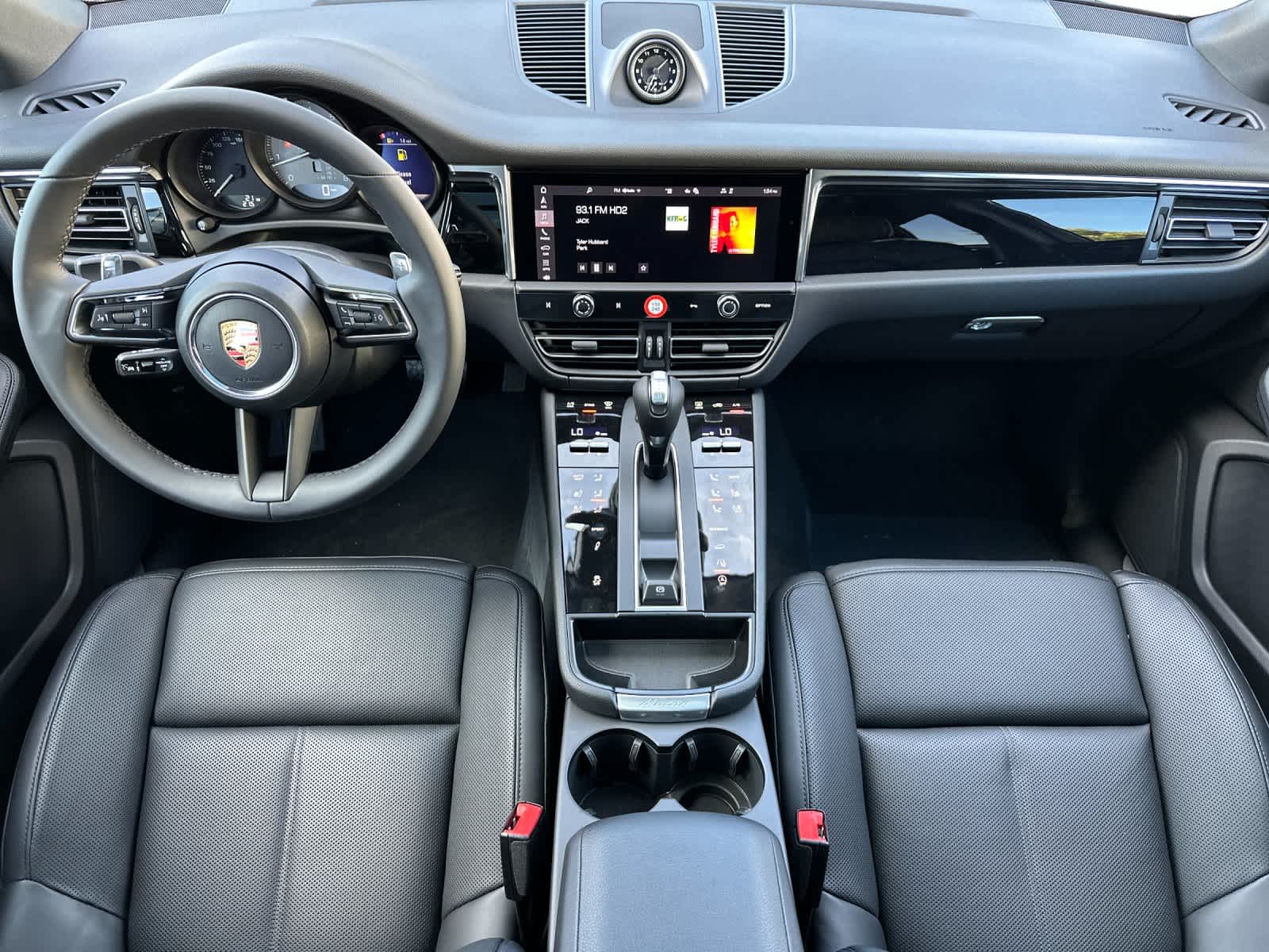 Thumbnail: 2026 Porsche Macan - 6