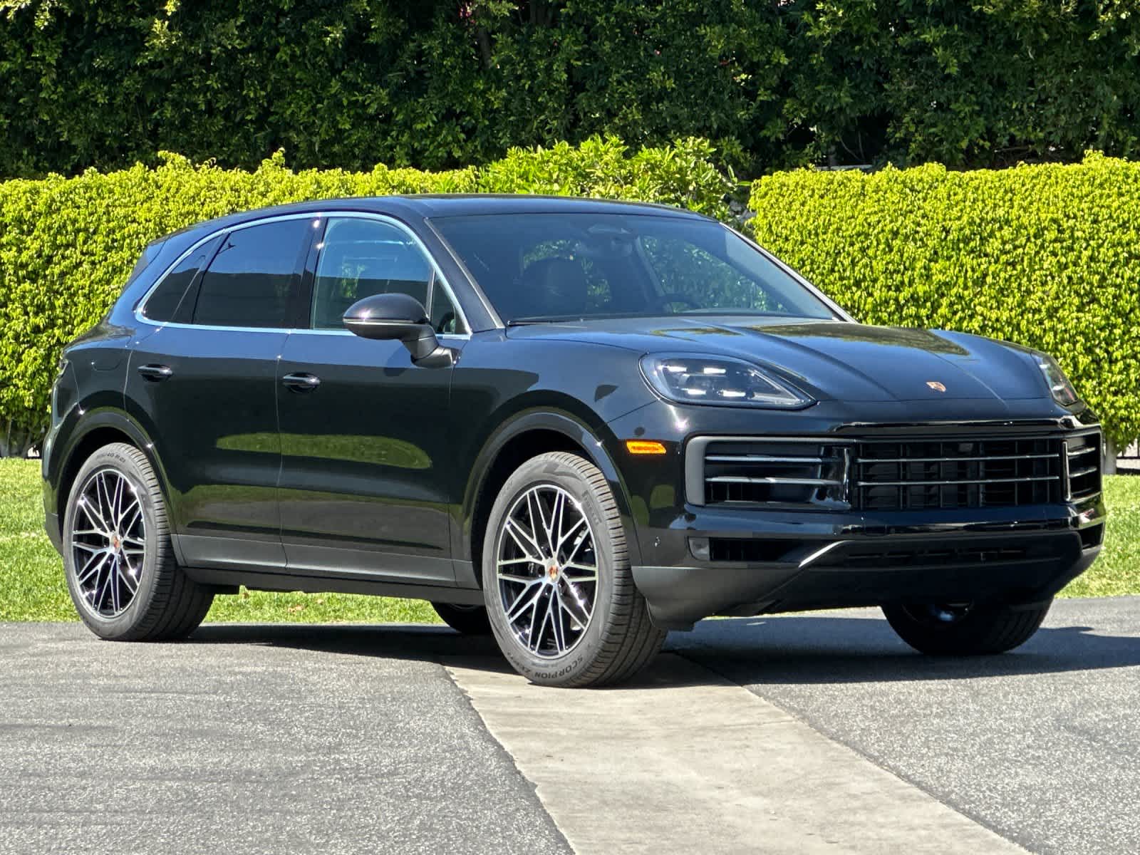 Thumbnail: 2026 Porsche Cayenne - 10