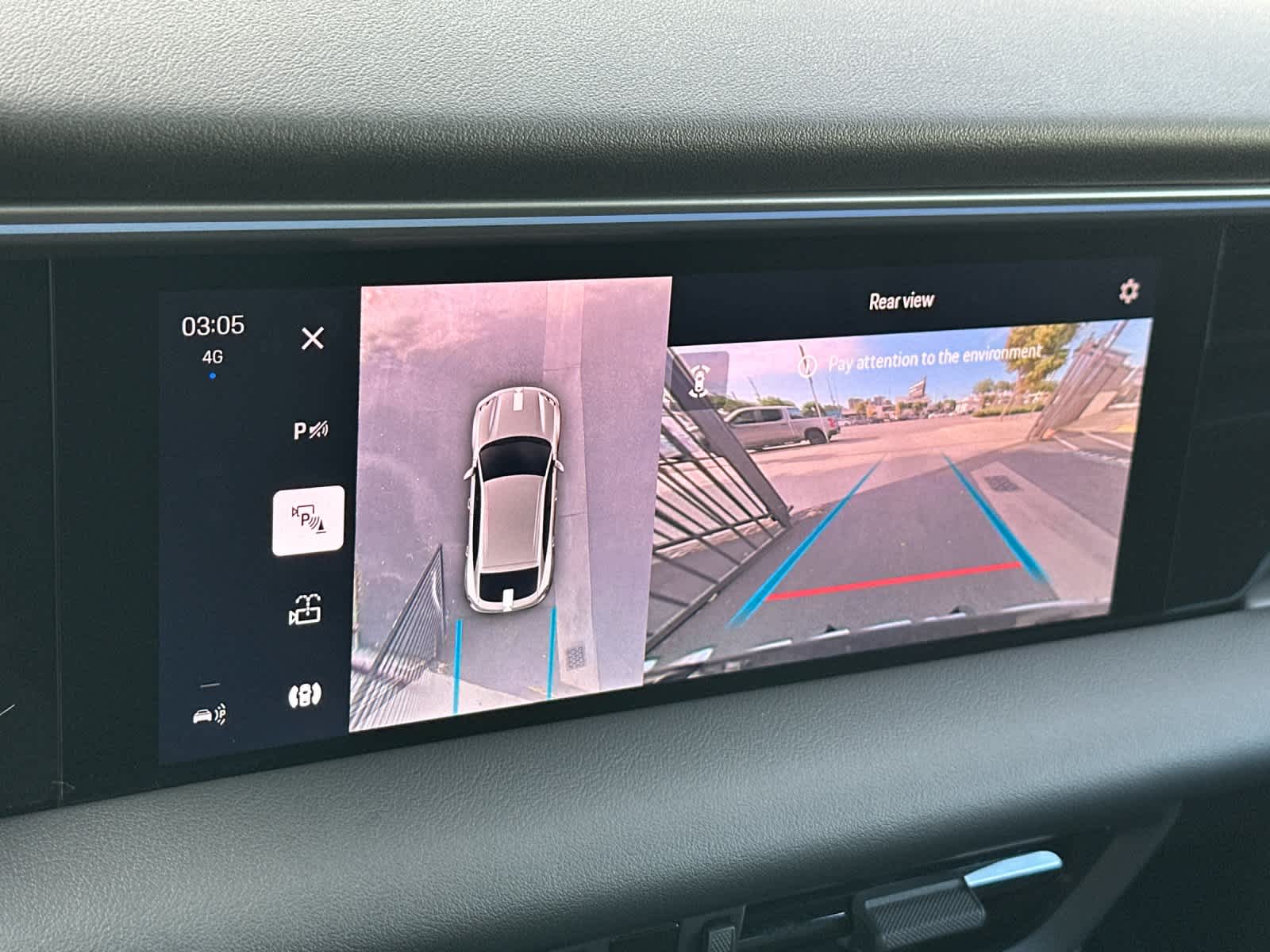 Thumbnail: 2025 Porsche Macan - 23